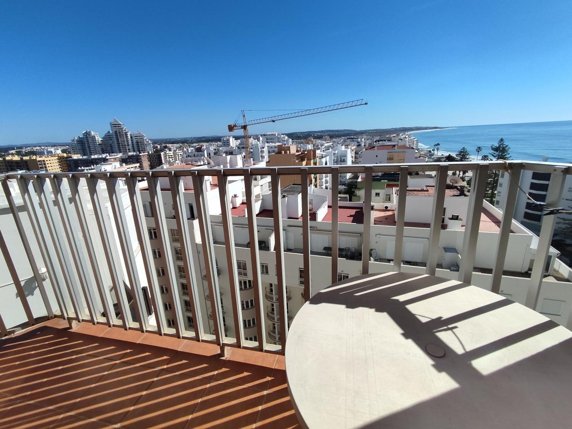 10b Invicta - Casas & Papeis Apartment *