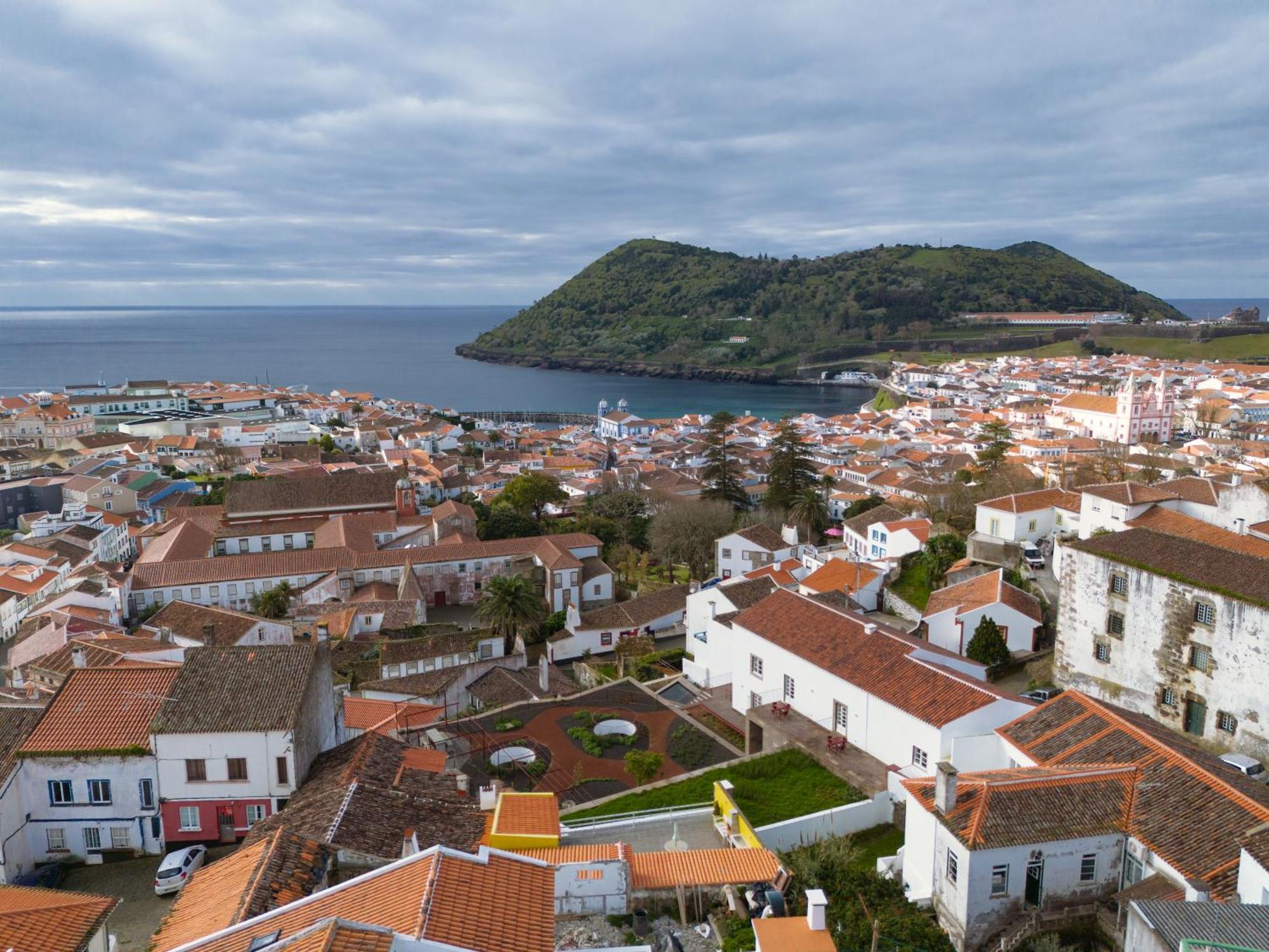Angra + Angra do Heroismo