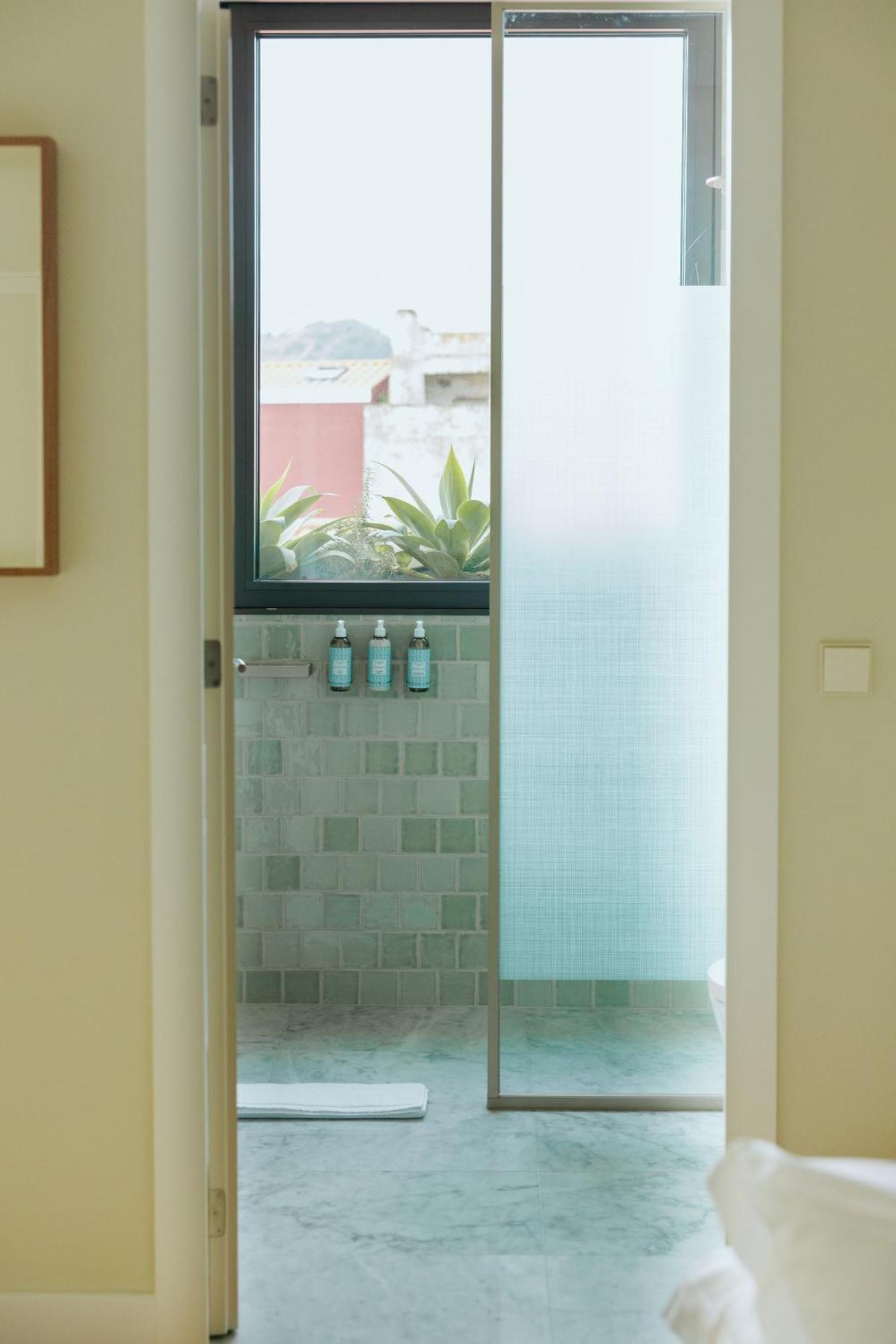 Nine Dots Azorean Art Boutique Hotel 4*