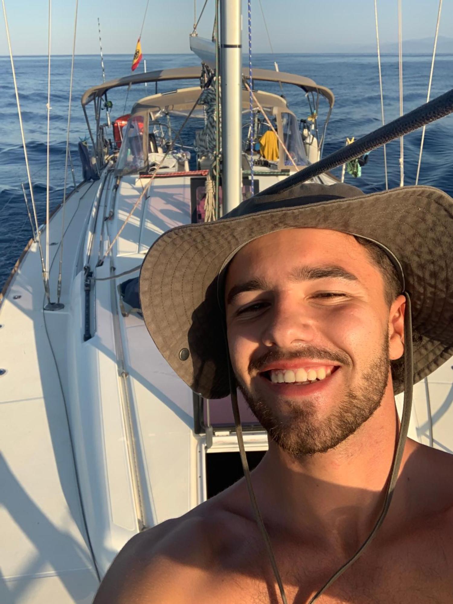 Botel Sleep Aboard A Modern Sailboat In *