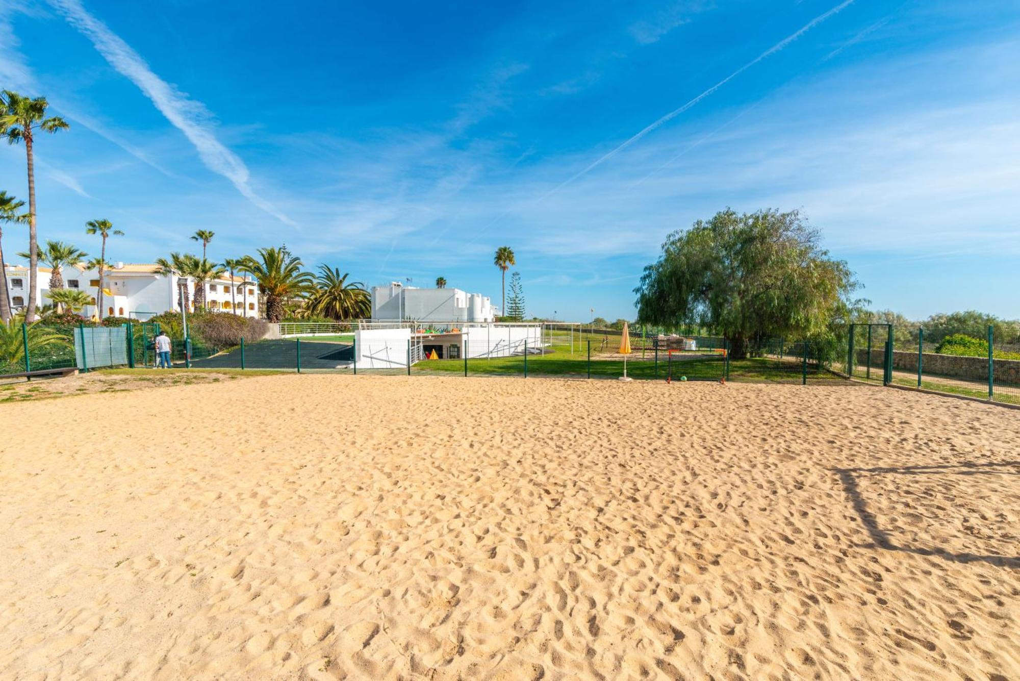 Sunny Golden 1bdr W & Pool Access Included