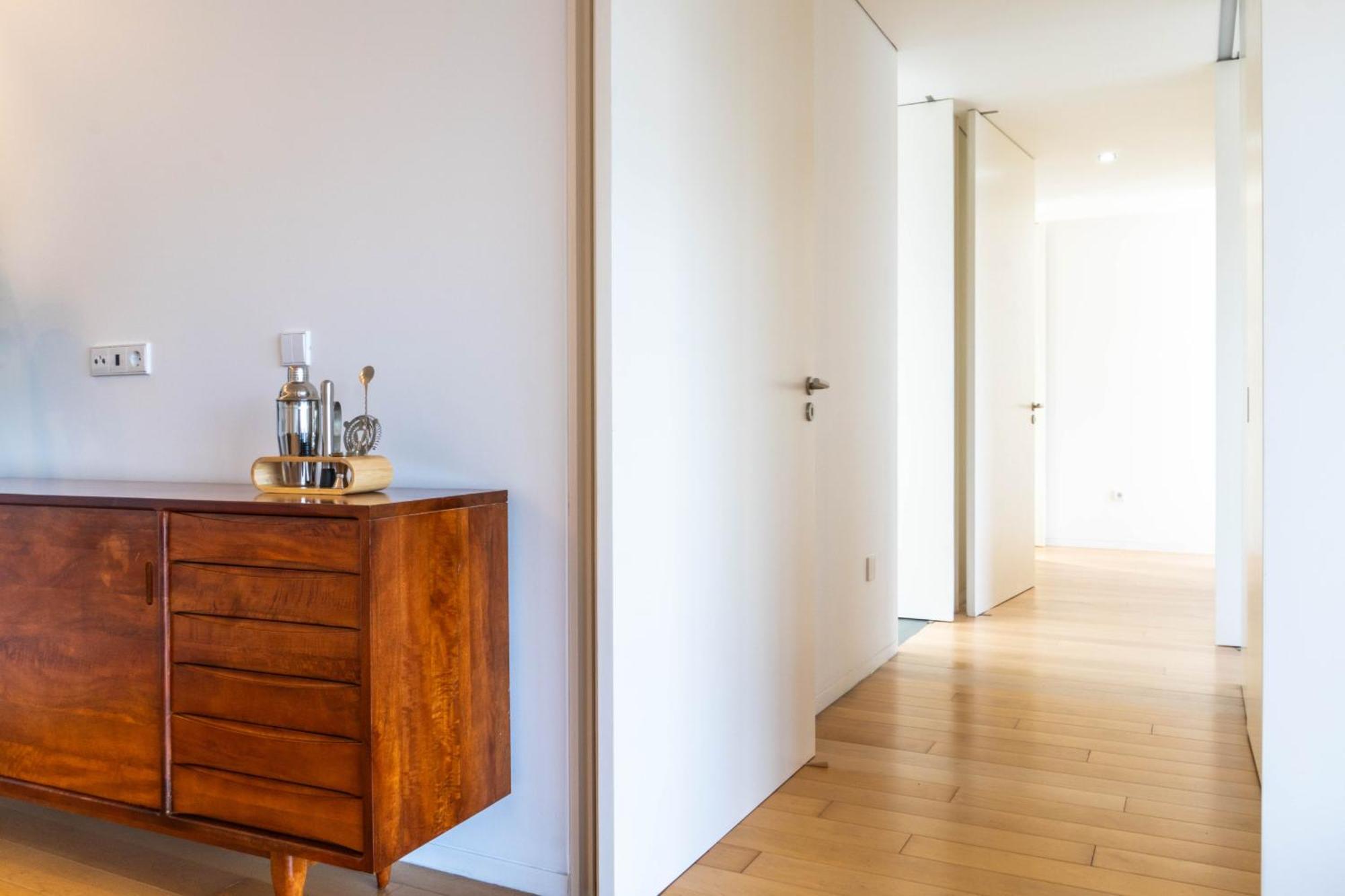 Wave Break Apartment