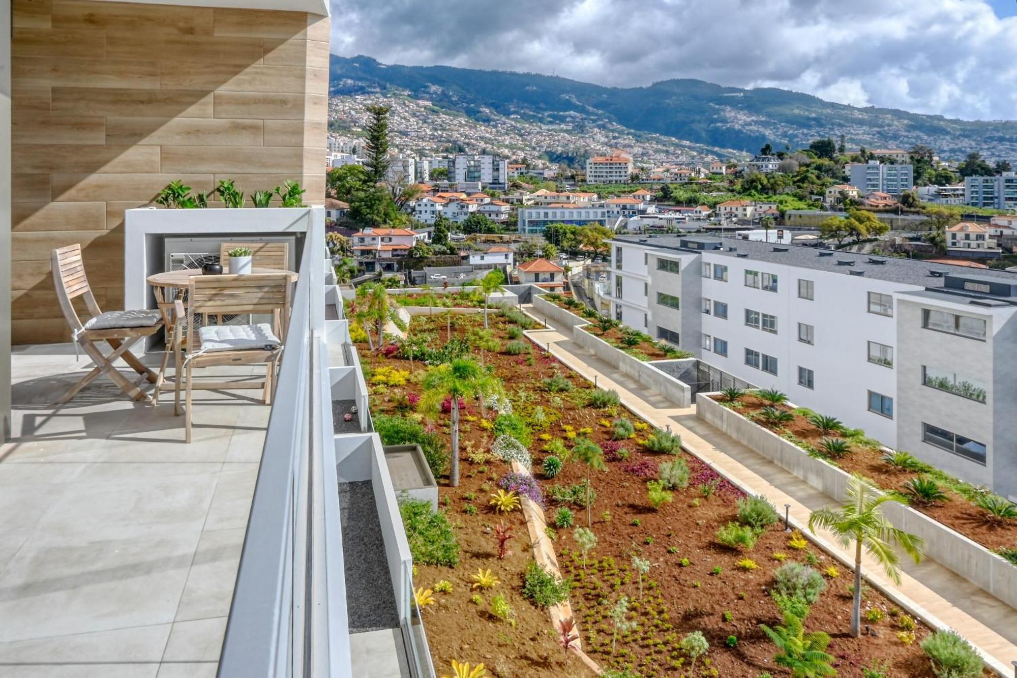 The Place By Nicolene, A In Madeira Apartment *