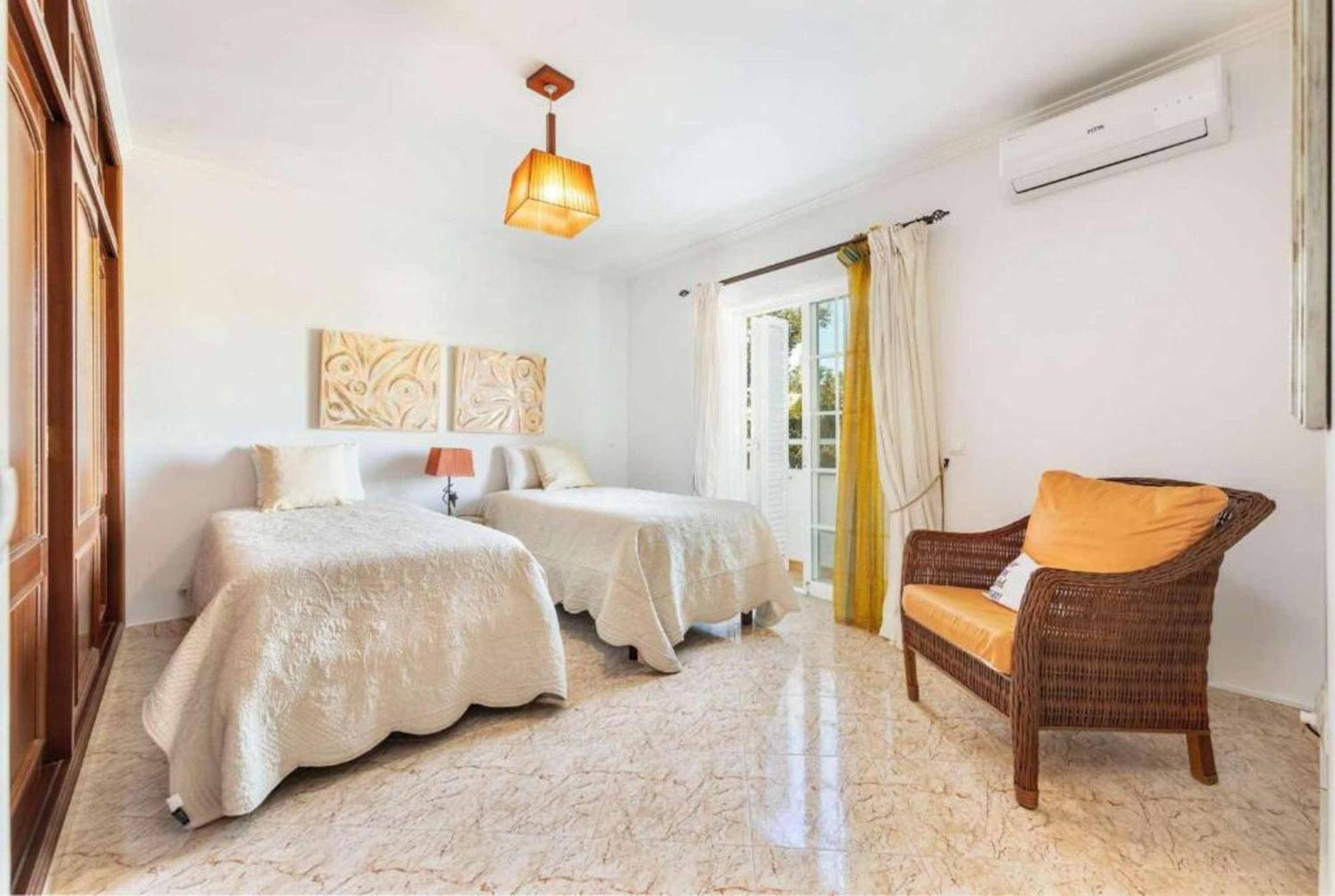 Casa Oliveira Villa *