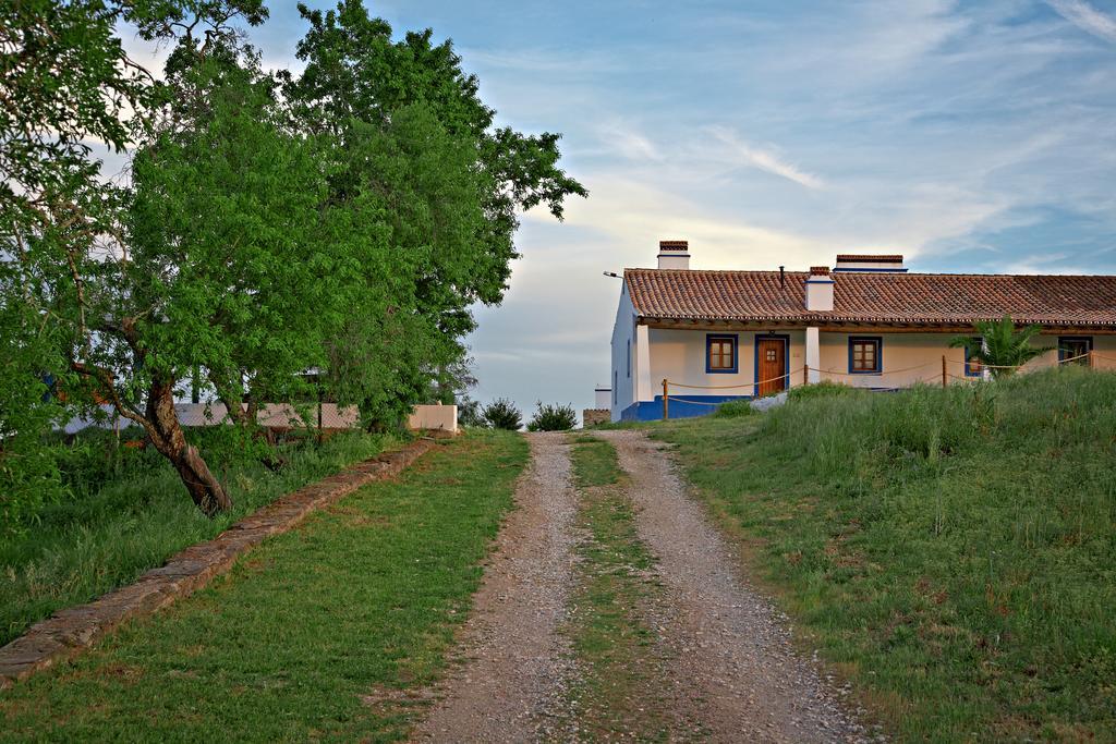 Herdade Dos Mestres Farm stay *