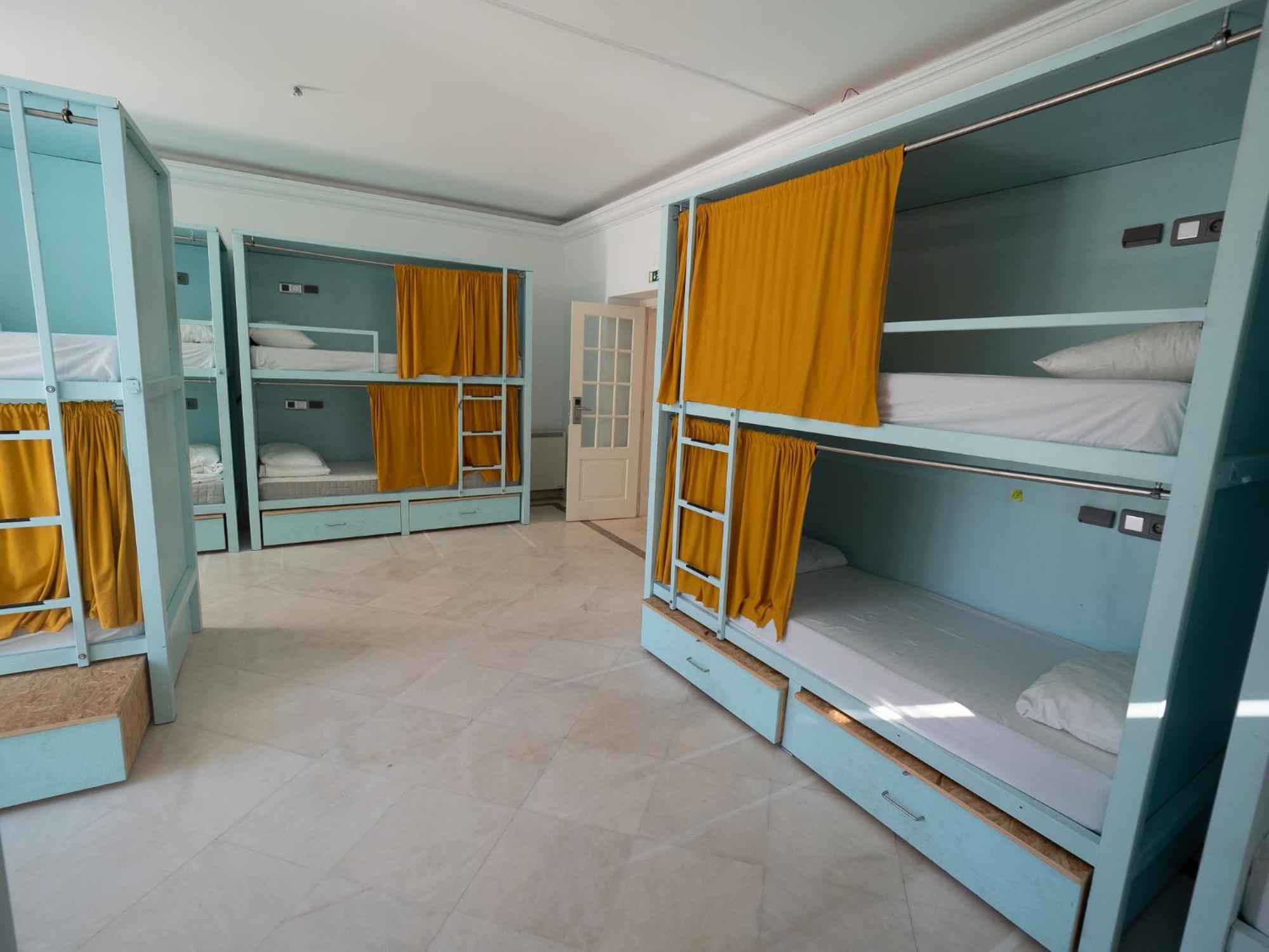 Impact House Hostel *