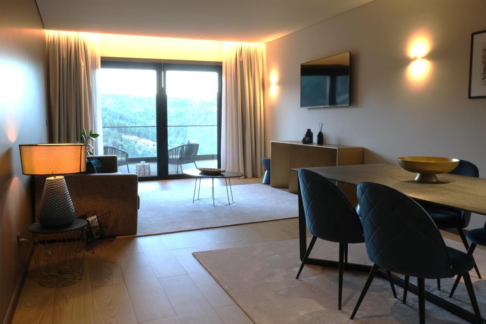Mw Douro Wine & 5* Santa Marta de Penaguião