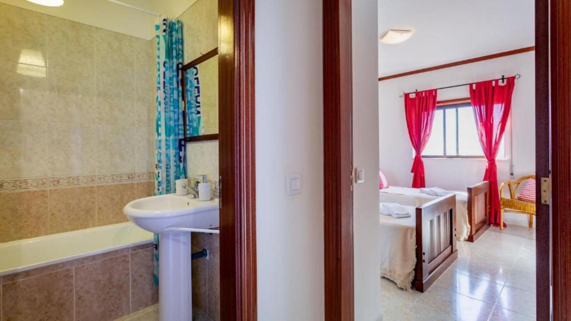 2 Bedrooms Balcony Flat Apartamento *
