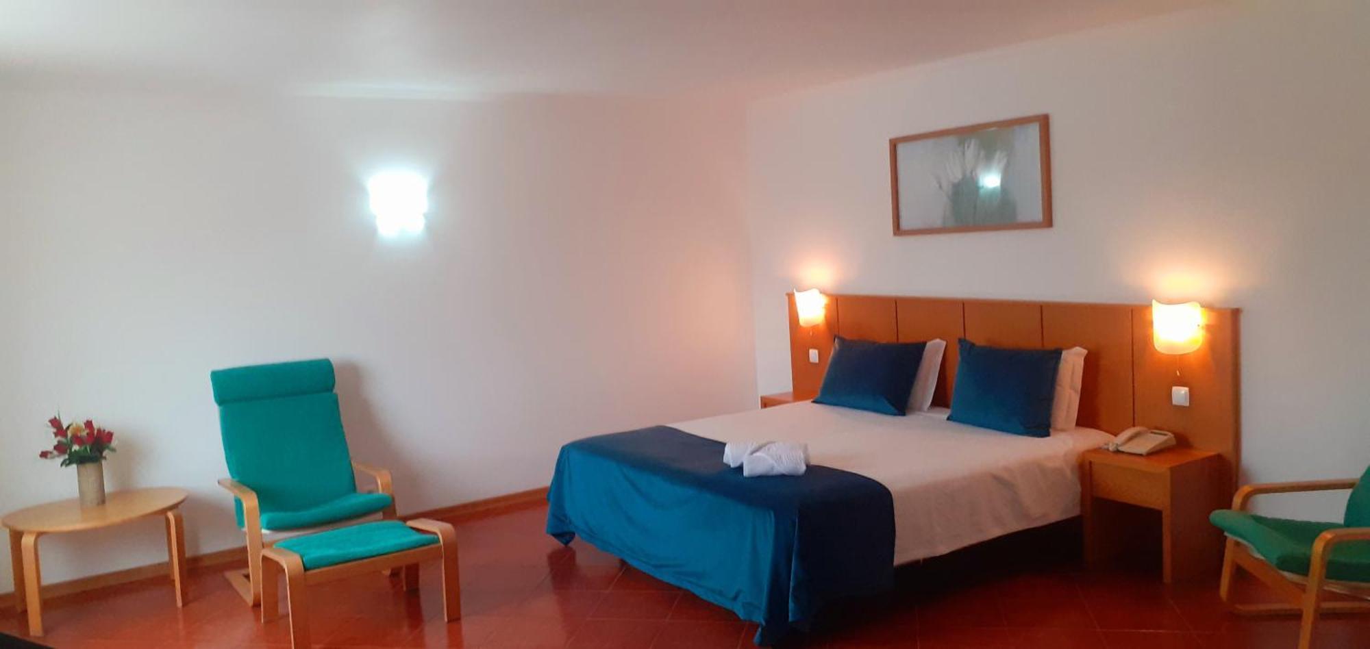 Santa Cruz Hotel Silveira (Lisbon)