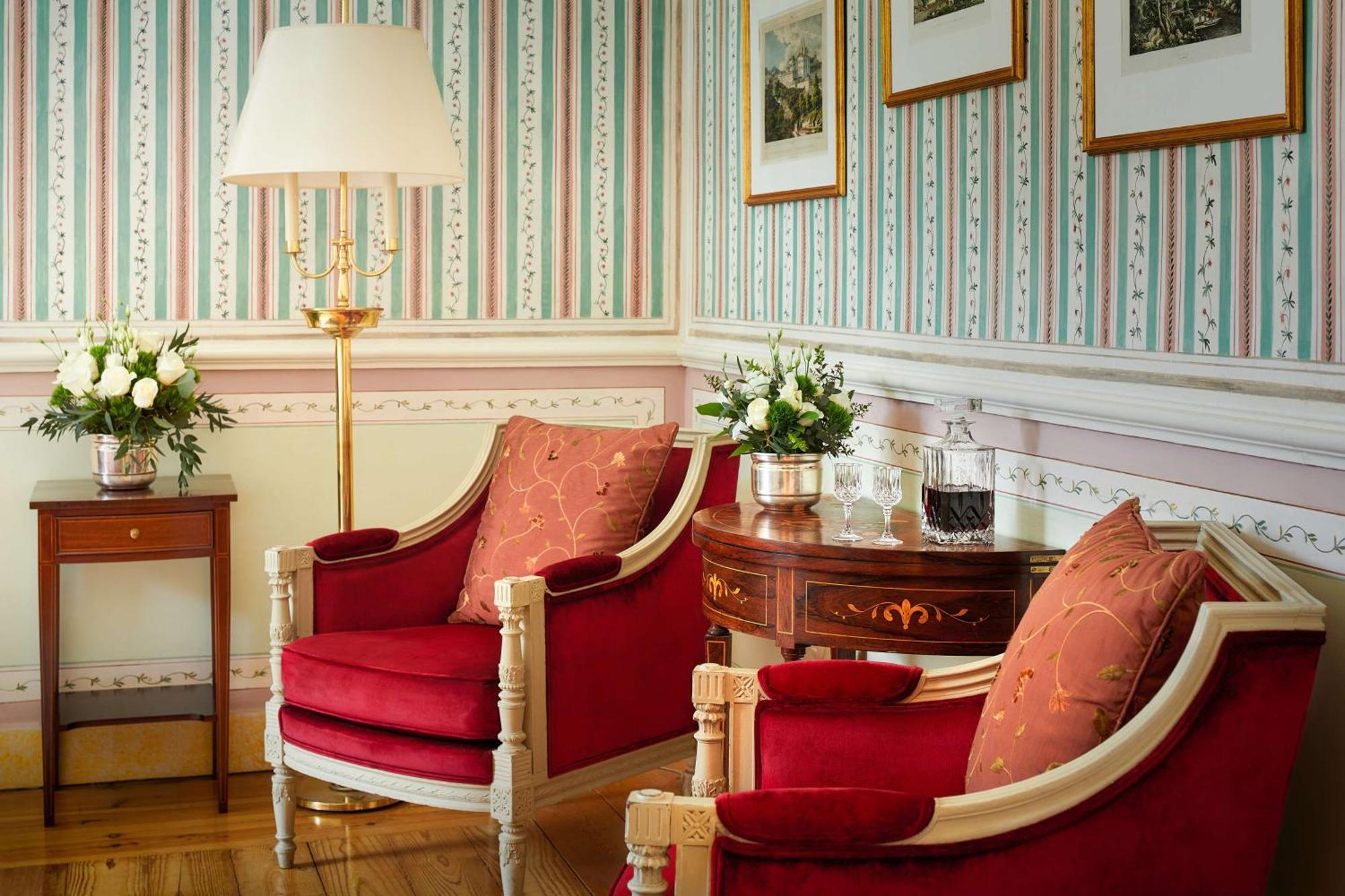 Valverde Palacio De Seteais - The Leading Of The World