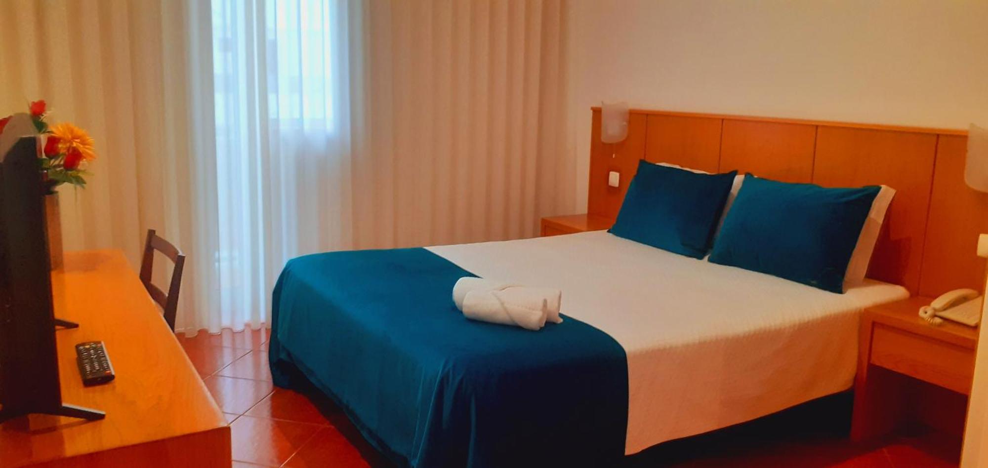 Santa Cruz Hotel Silveira (Lisbon)