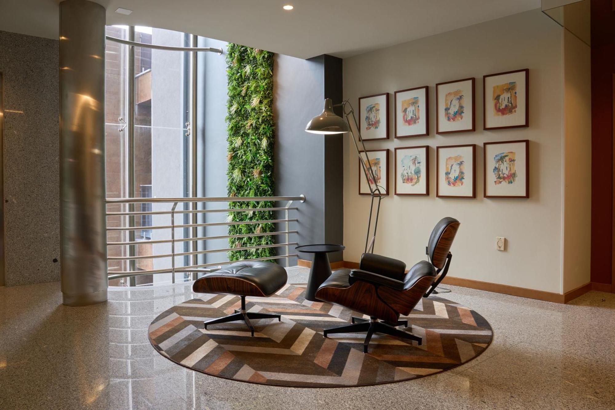 Hotel Versatile 4*