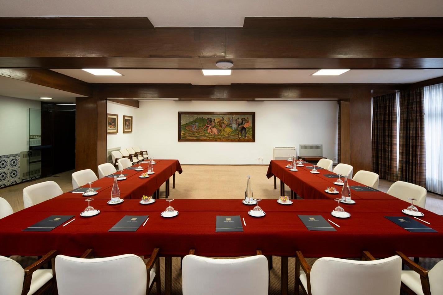 Center Hotel 4*