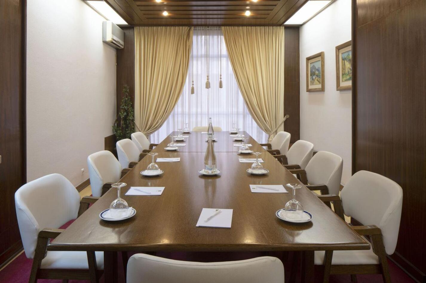 Center Hotel 4*