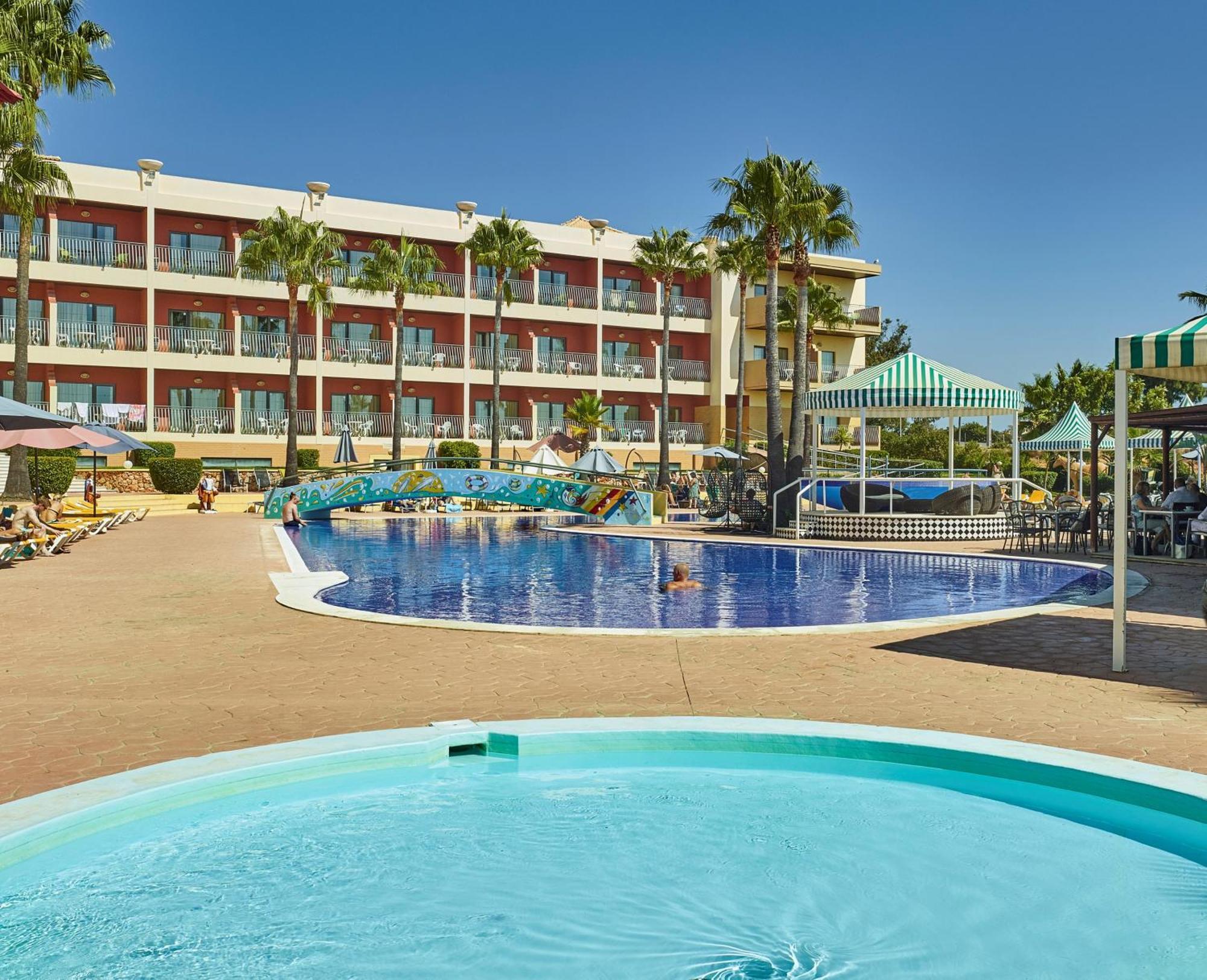 Baia Grande Hotel 4*