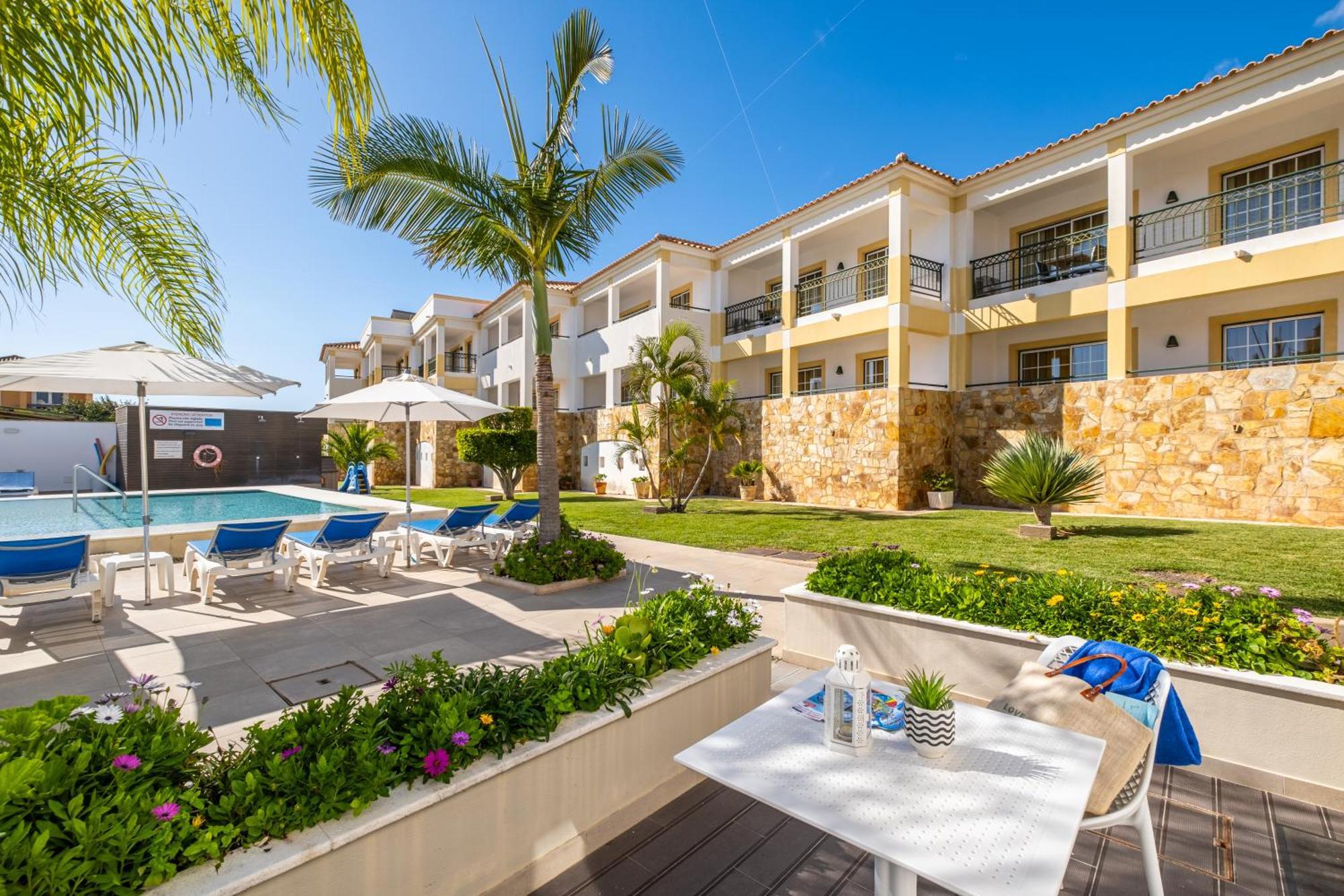 Turisticos Novochoro Apartahotel