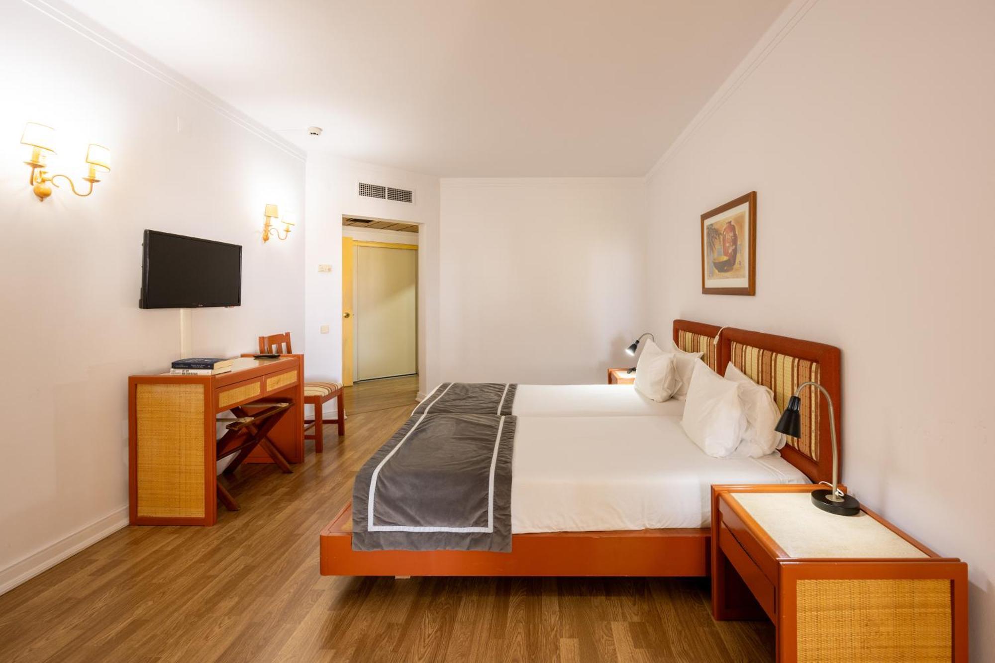 Hotel Clube Do