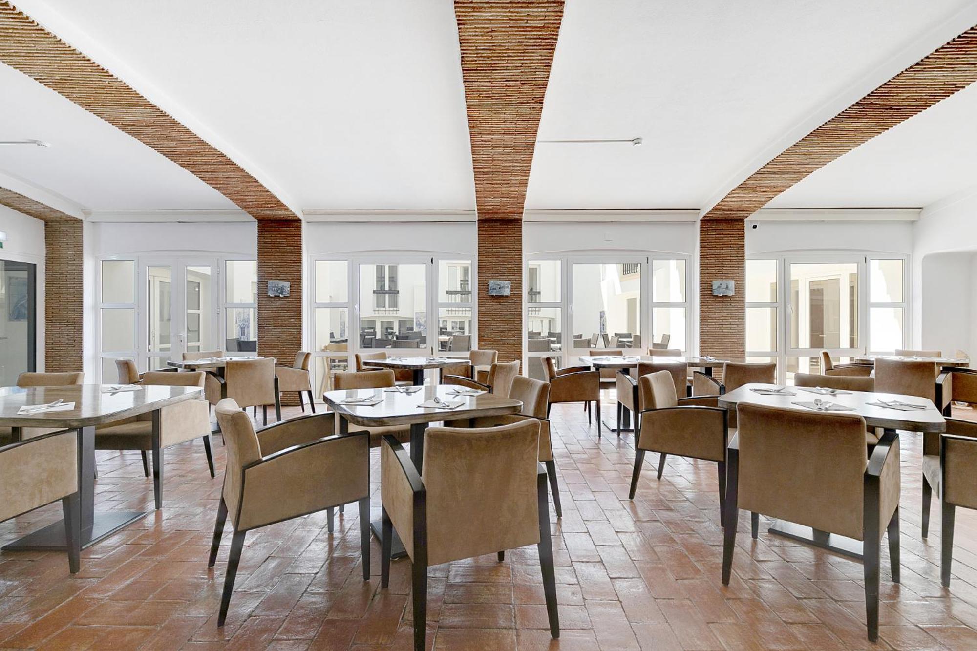 Hotel Carvoeiro Plaza 3*