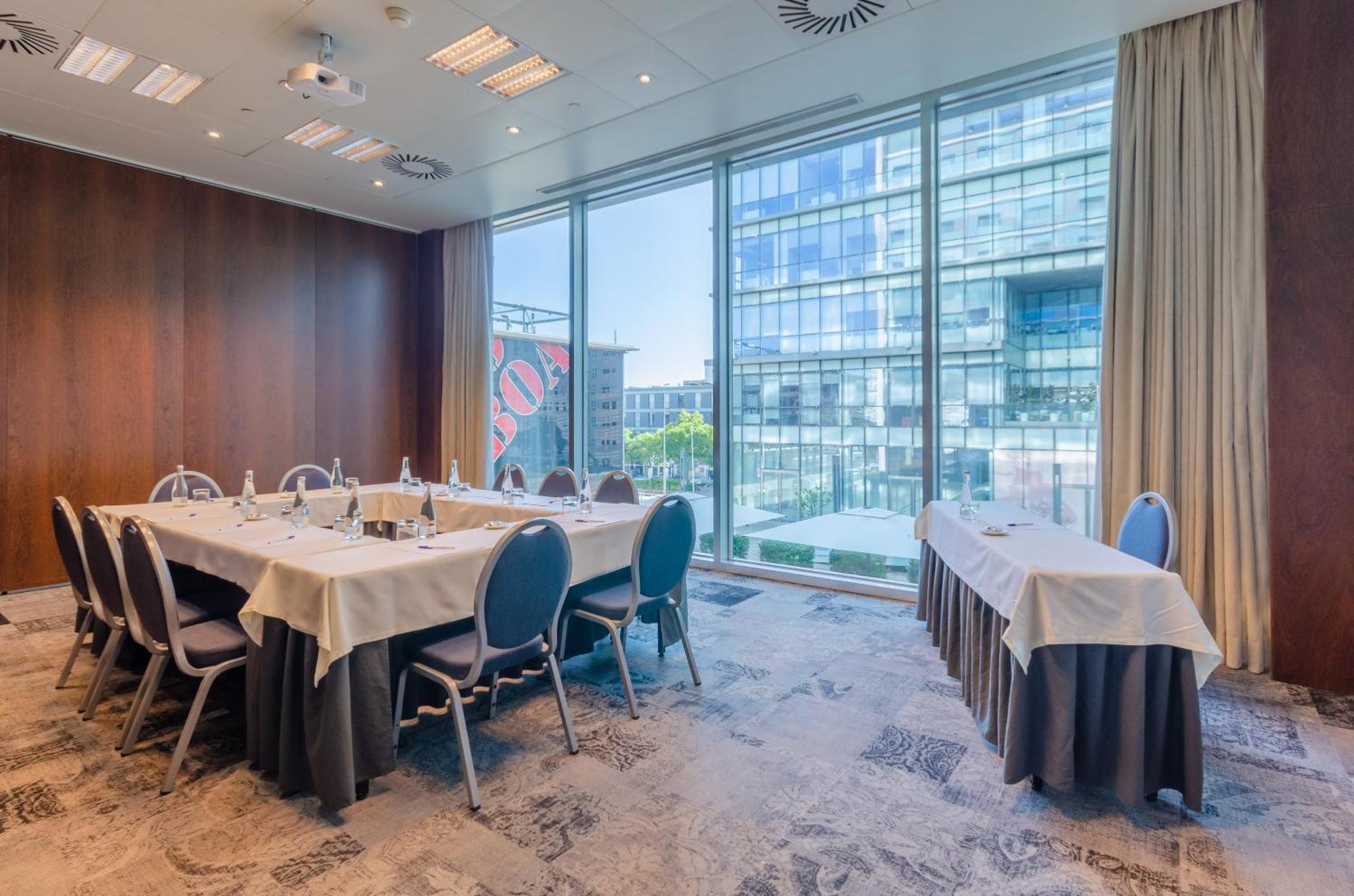 Hotel Olissippo Oriente 4*