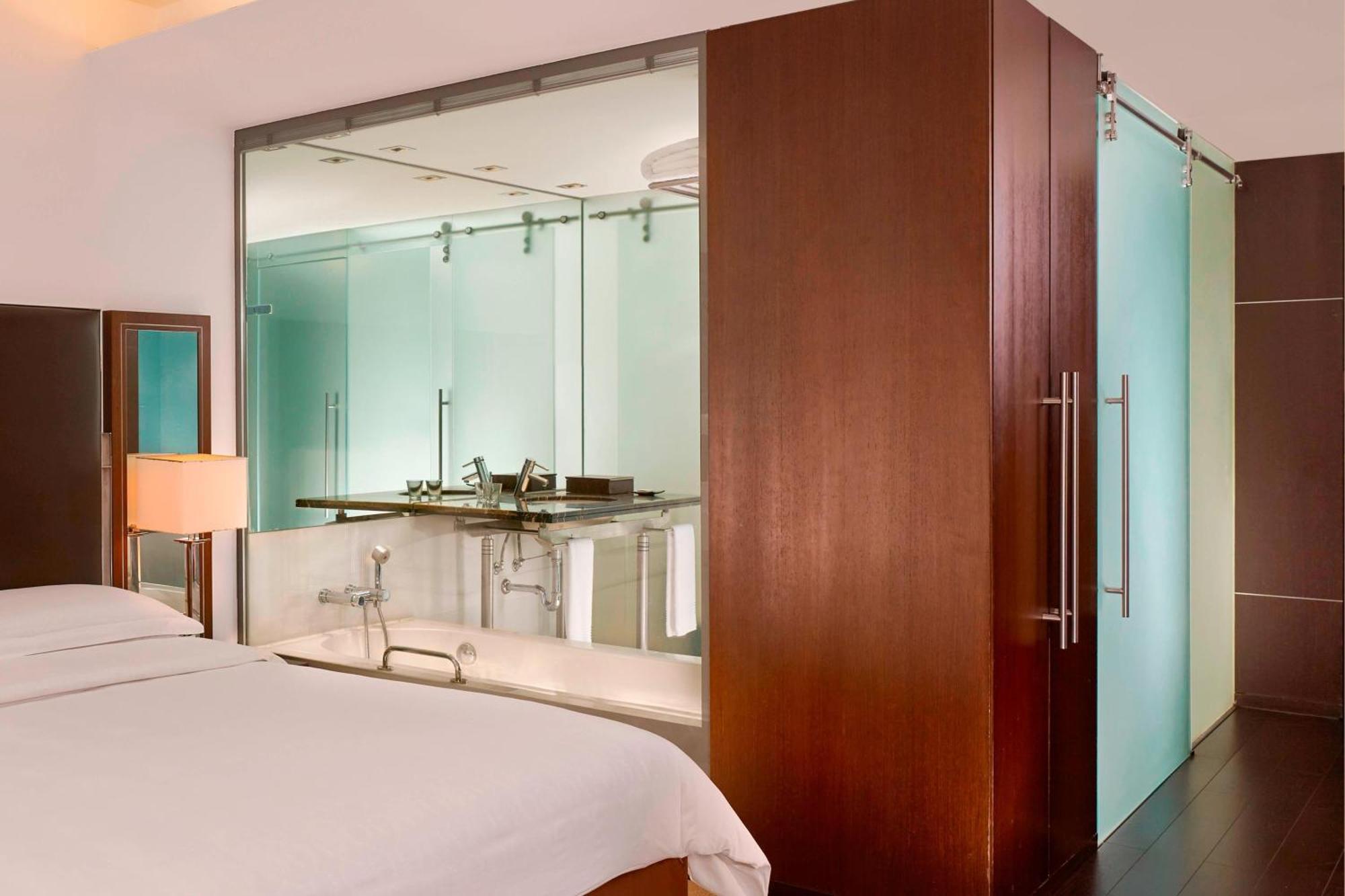 Sheraton & Oporto