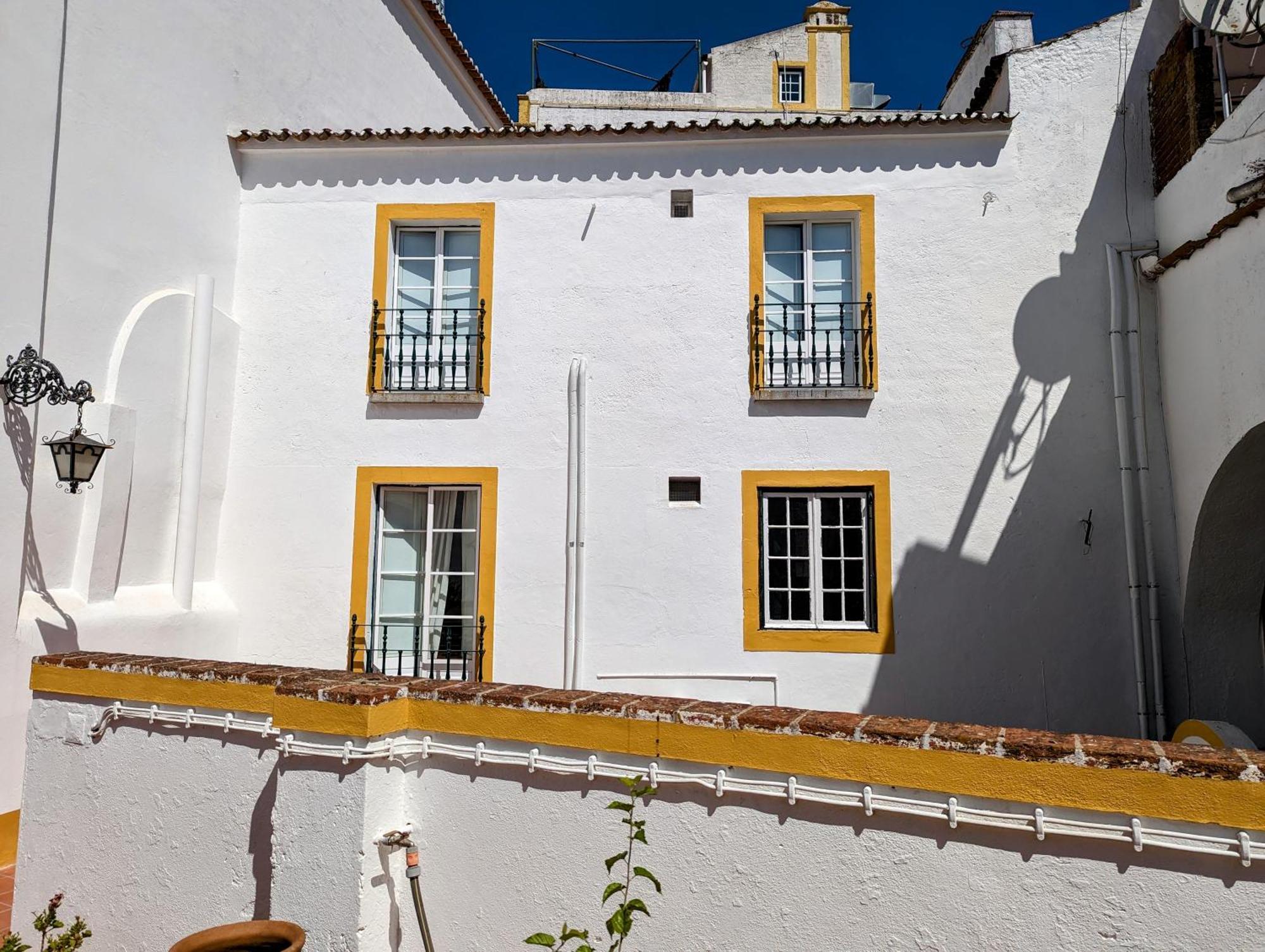 Solar De Monfalim Hotel