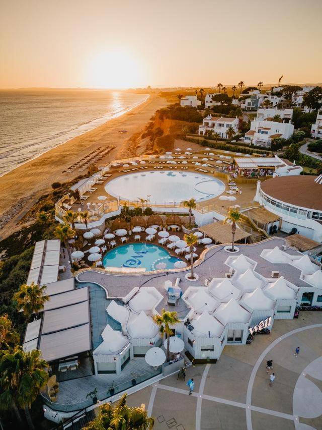 Stunning 3 Bed In Vale Do Lobo With Membership 3 Mins From And Golf Loule