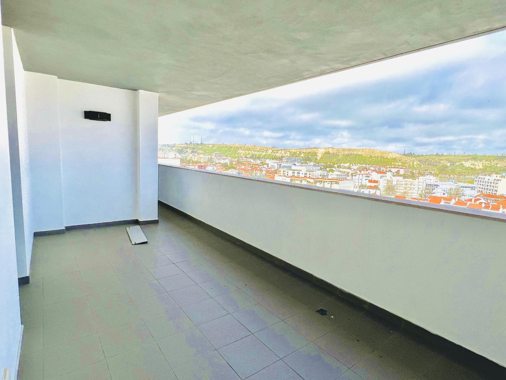 Front Line, Sea View, Luxury Penthouse In Caparica *