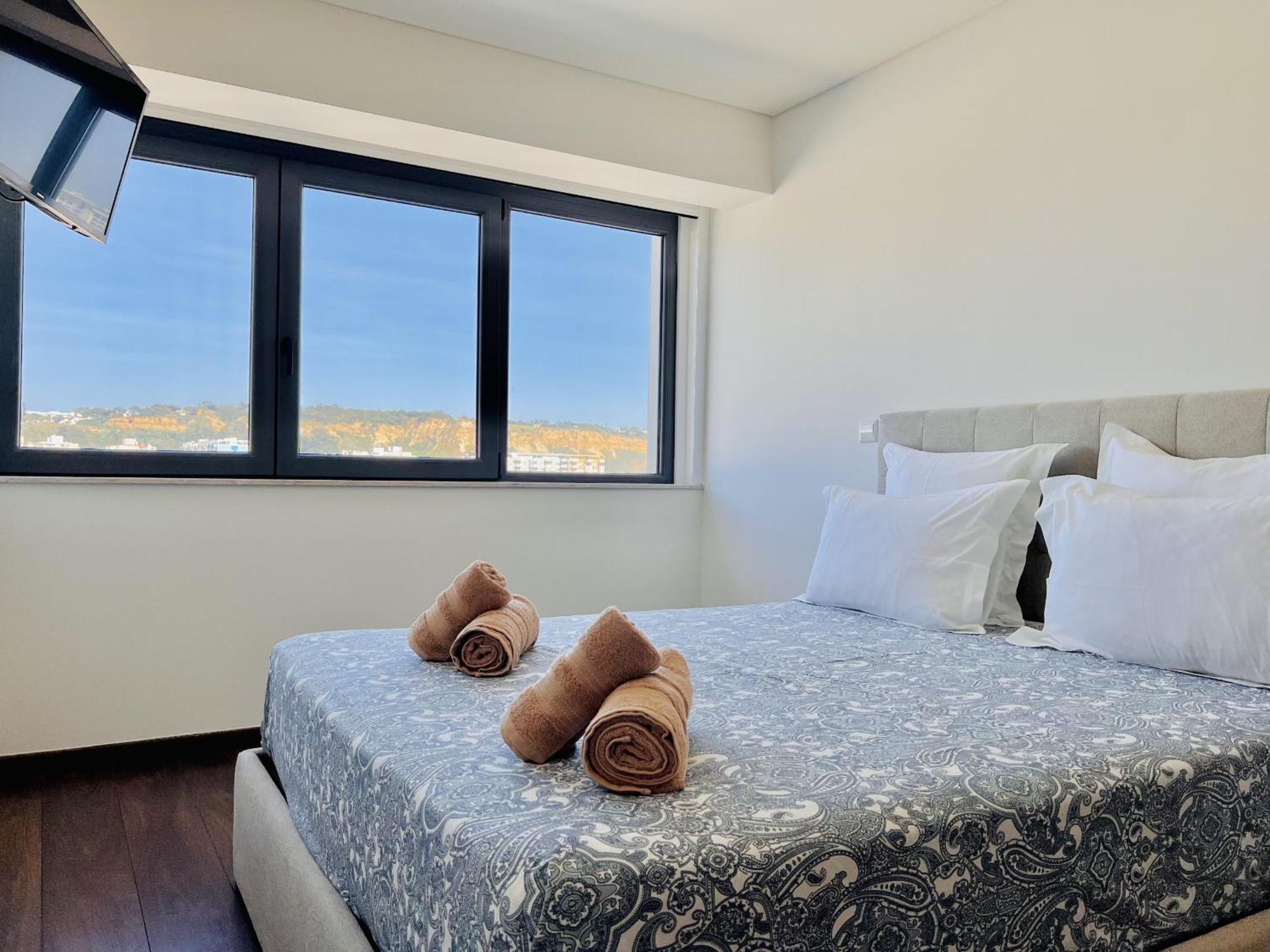 Apartment Front Line, Sea View, Luxury Penthouse In Caparica