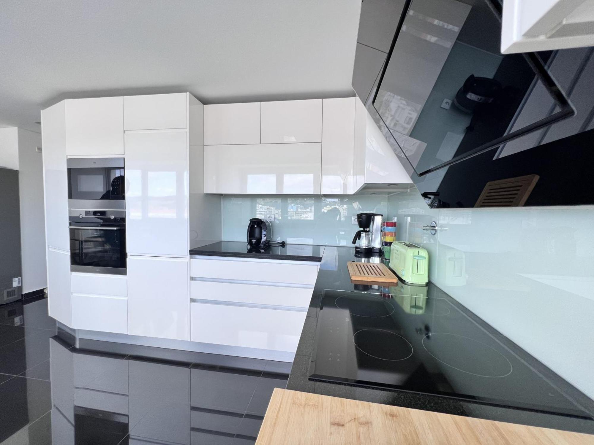 Apartment Front Line, Sea View, Luxury Penthouse In Caparica *