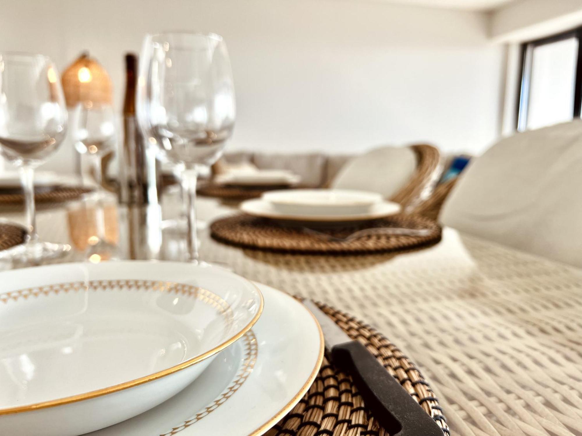 Front Line, Sea View, Luxury Penthouse In Caparica