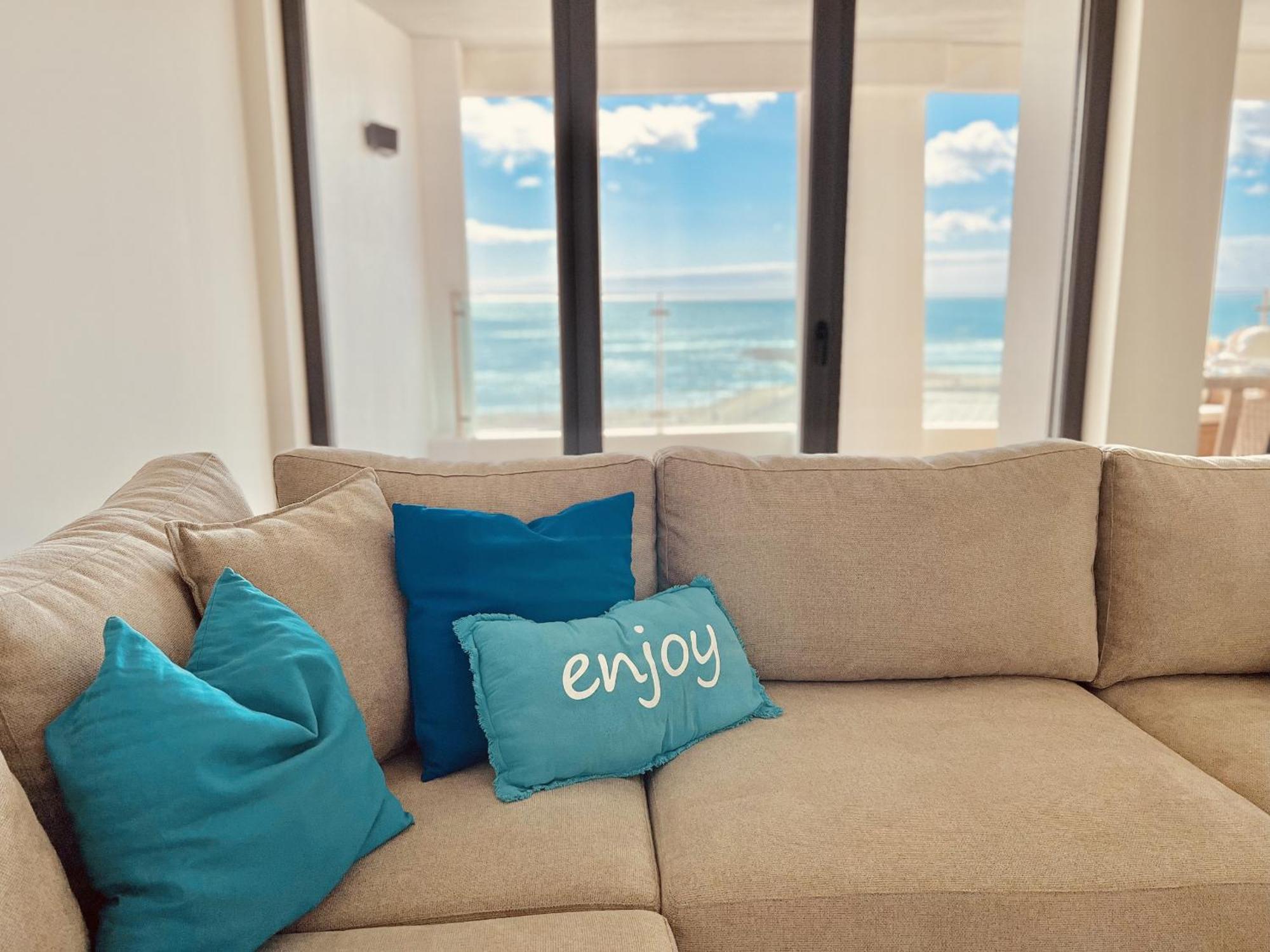 Front Line, Sea View, Luxury Penthouse In Caparica Apartment