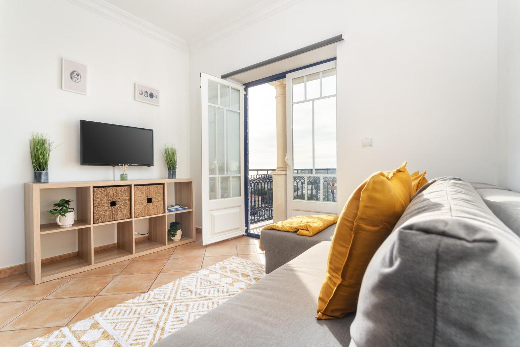 Wonderful Flats With Pool By Host Wise *