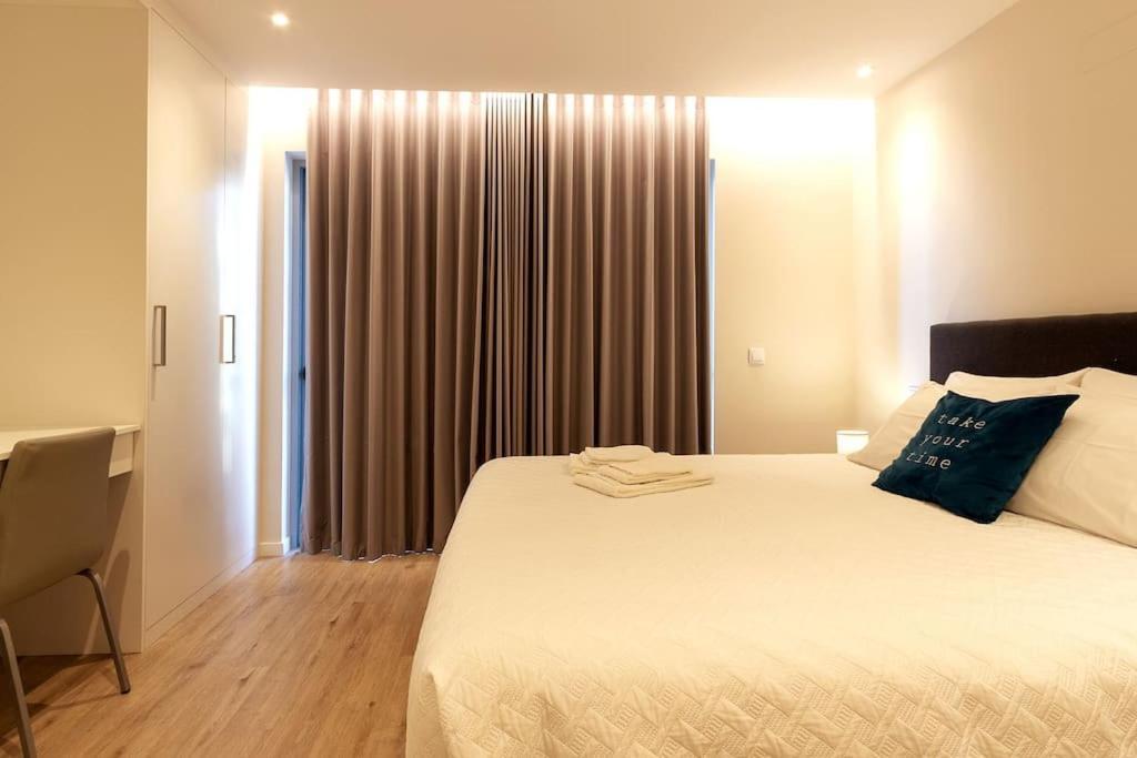 Luxury And Modern In Center Porto Moniz
