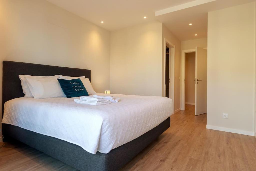 Luxury And Modern In Center Apartment *
