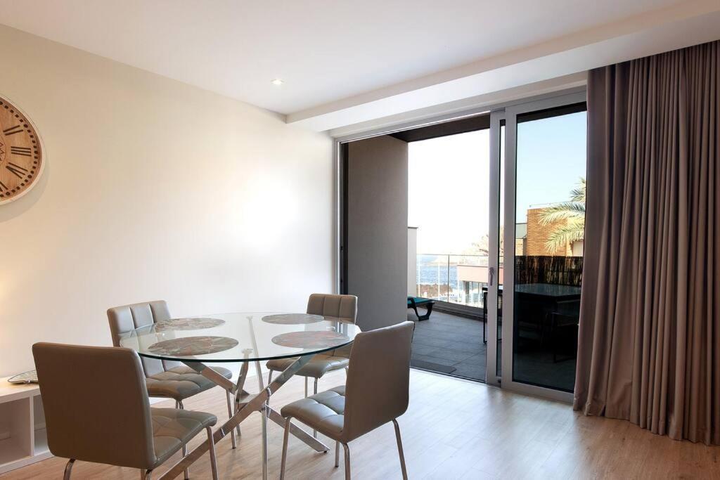 Luxury And Modern In Center Apartment *