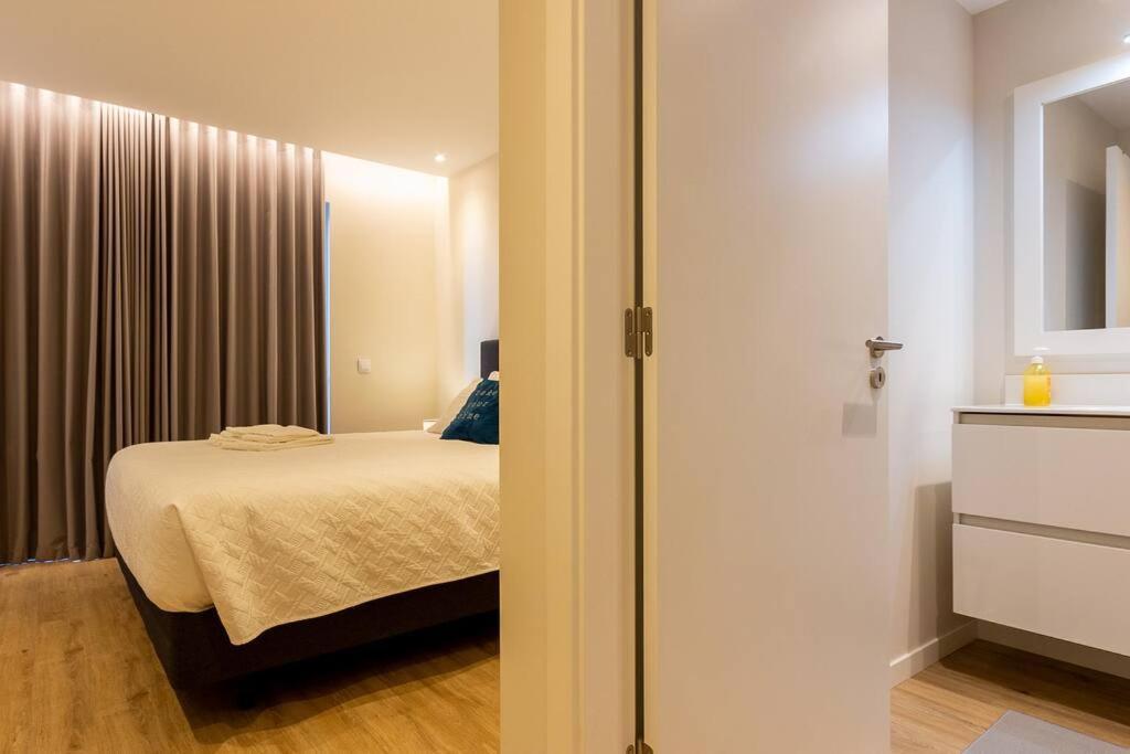 Luxury And Modern In Center Apartment Porto Moniz