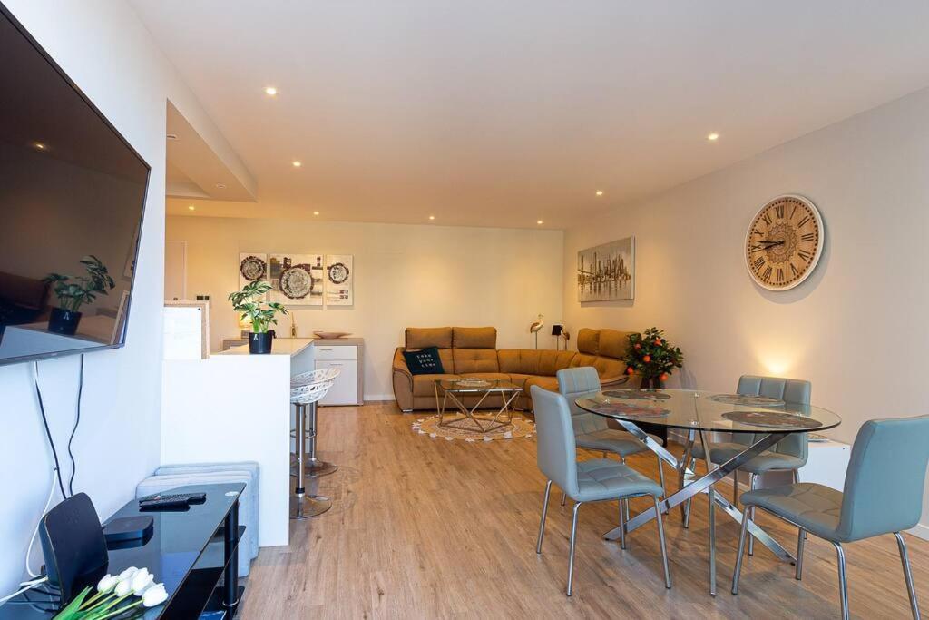 Luxury And Modern In Center