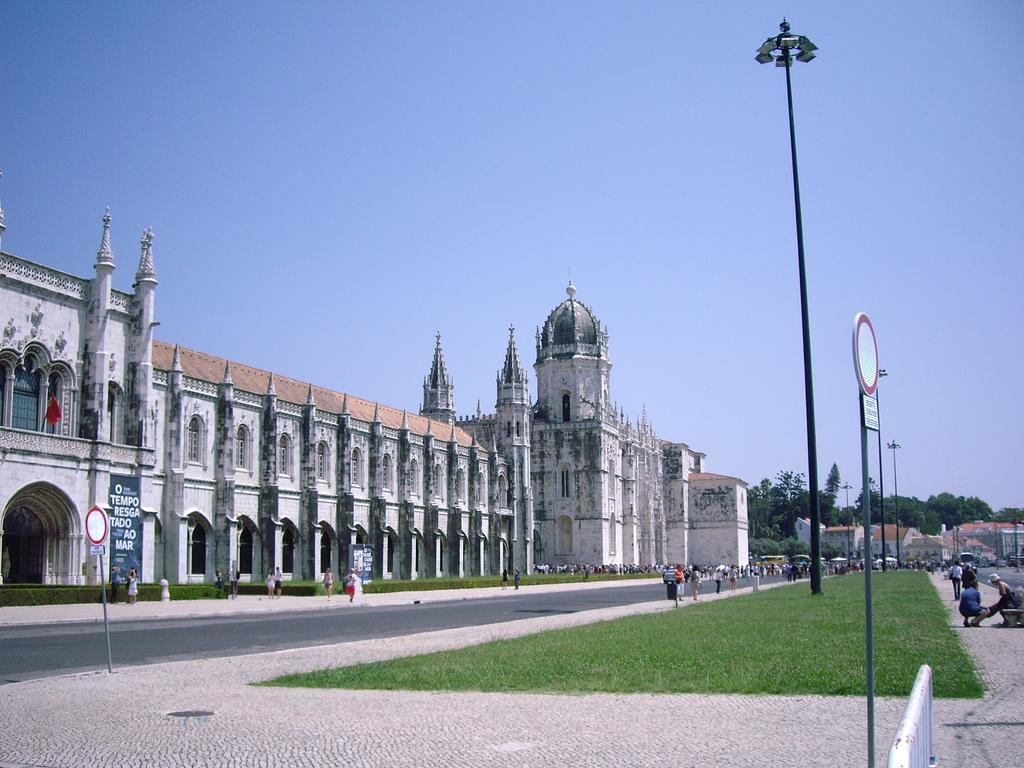 Acomodação com café da manhã  Residencial Camoes Lisboa