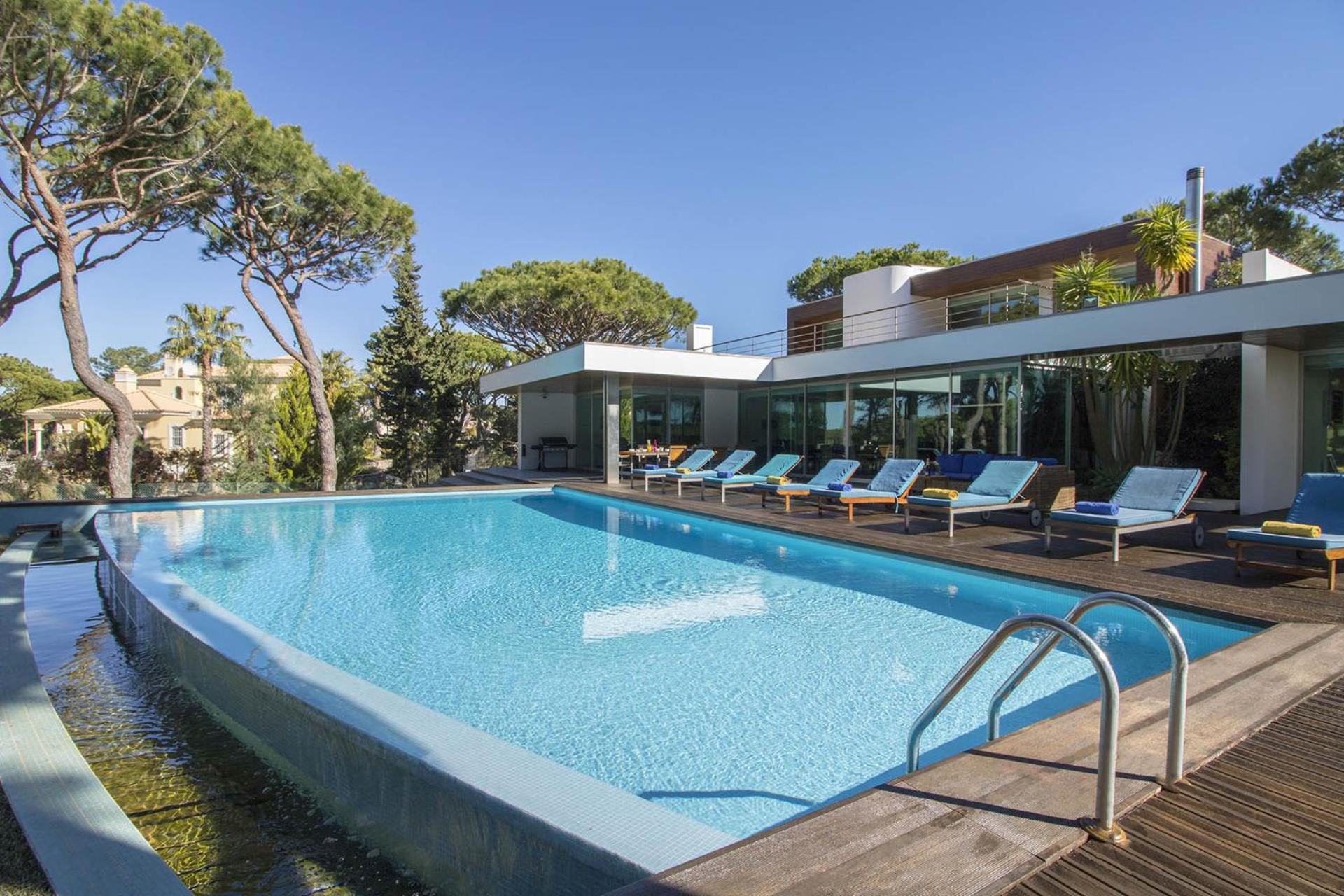 Golf Villa *