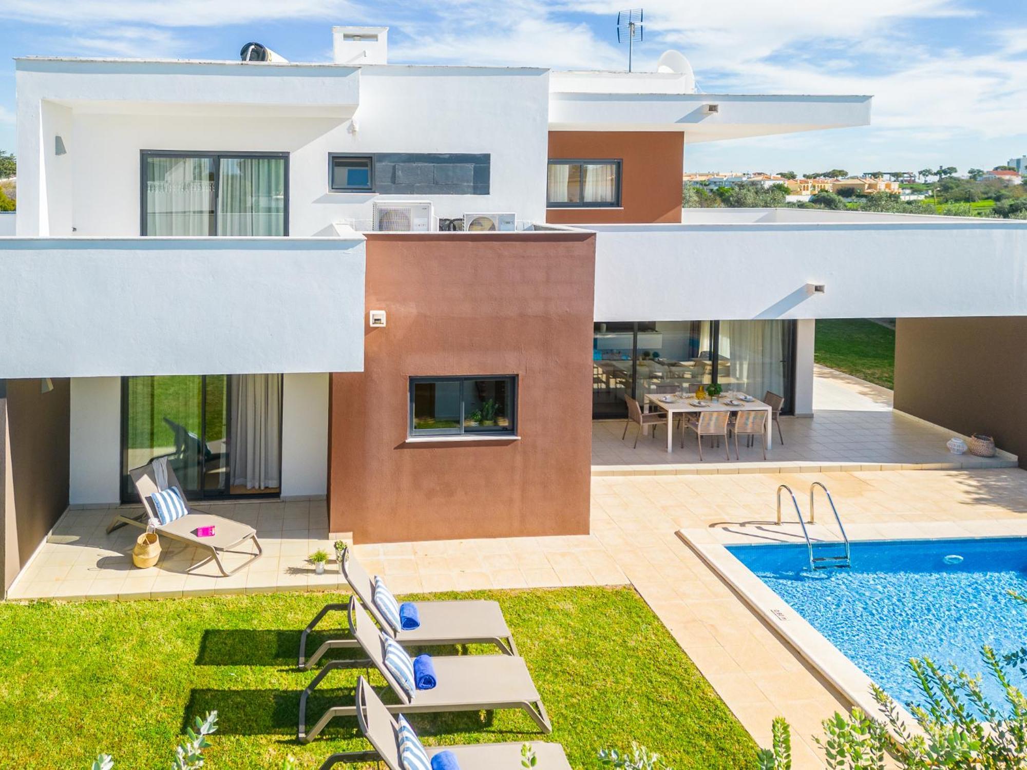 Villa Novochoro - Large Garden- Heatable Pool By Dreamvillasalbufeira *