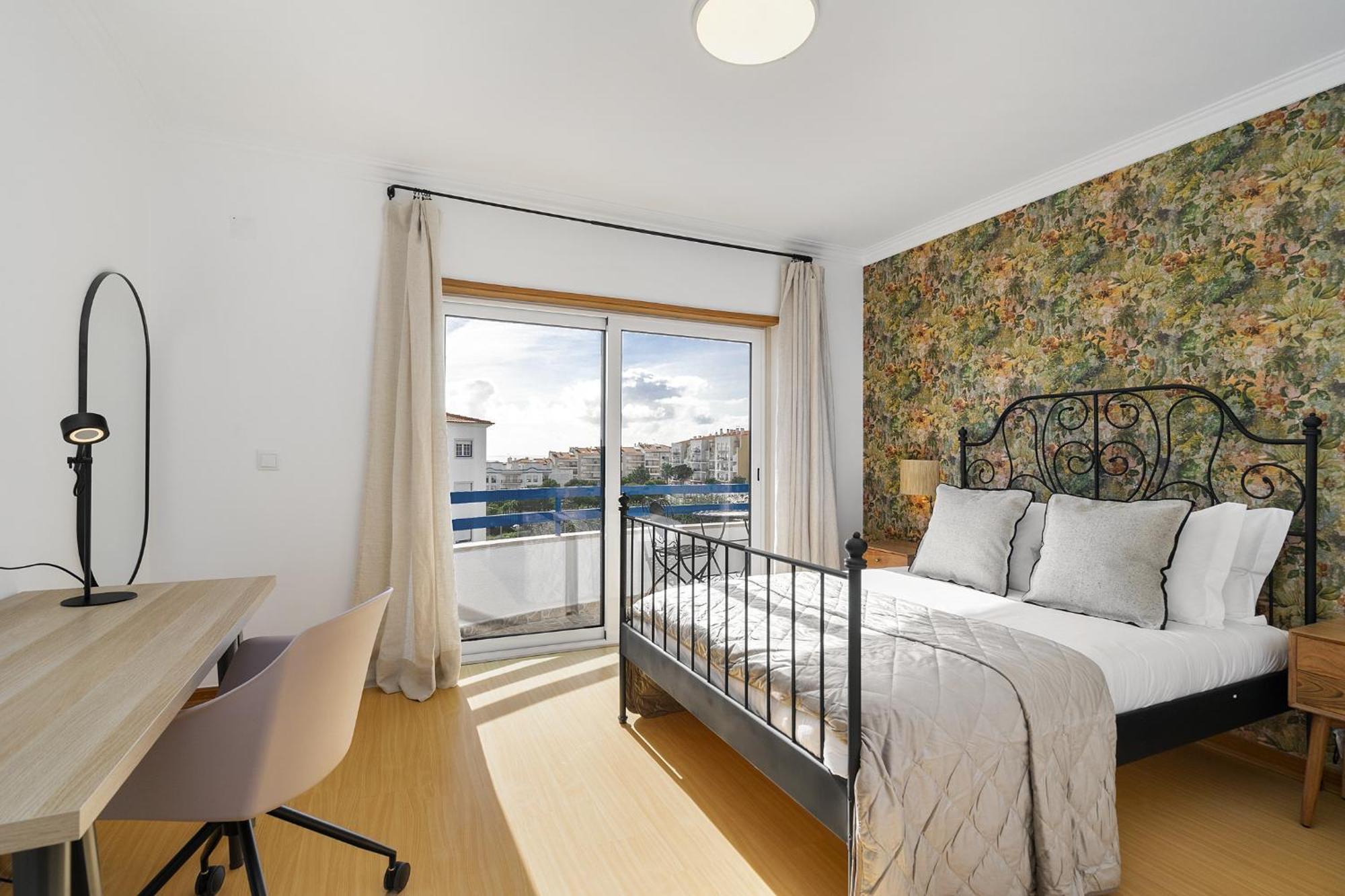 Whome Surfer's Paradise Retreat: Digital Nomads & Remote Workers *