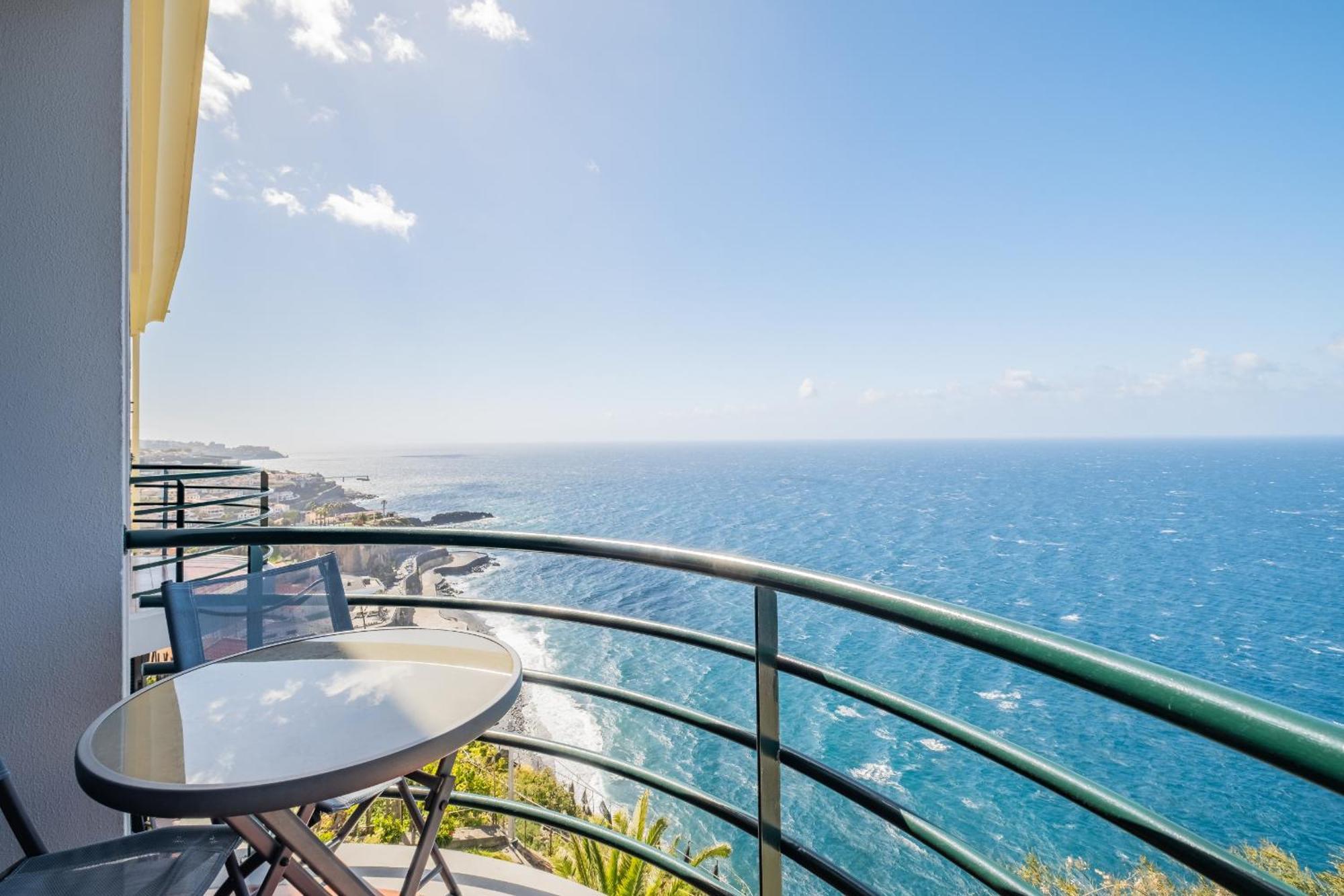 Apartment Sea View - By Wehost Camara de Lobos