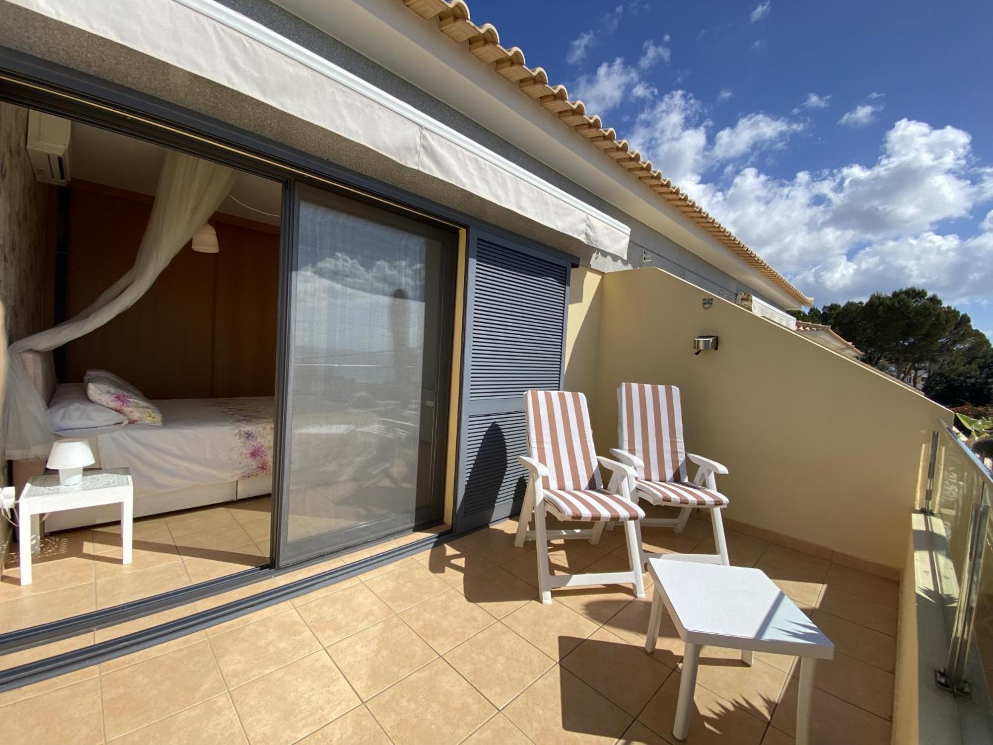 Casa Pedras Pretas - By Wehost *