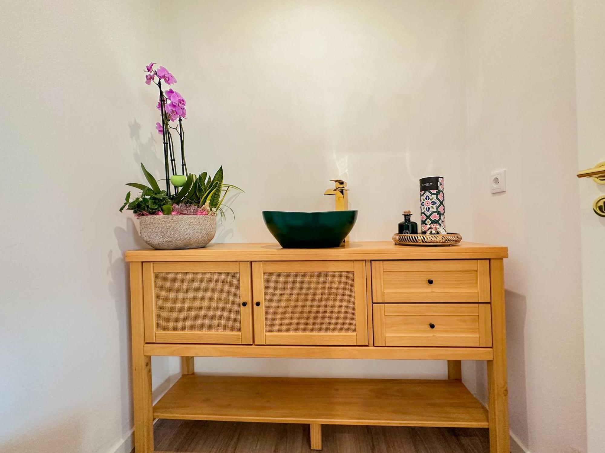 Flora Apartment *