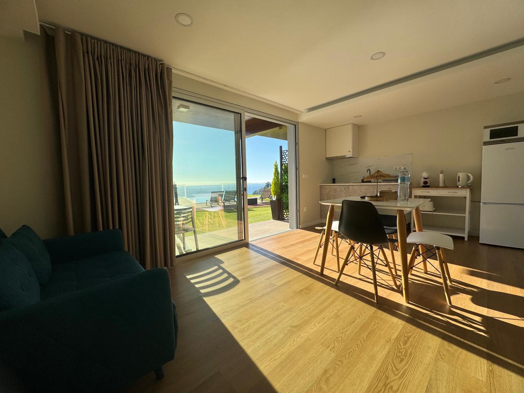 Madeira Sea Sunshine With Heated Pool Apartment