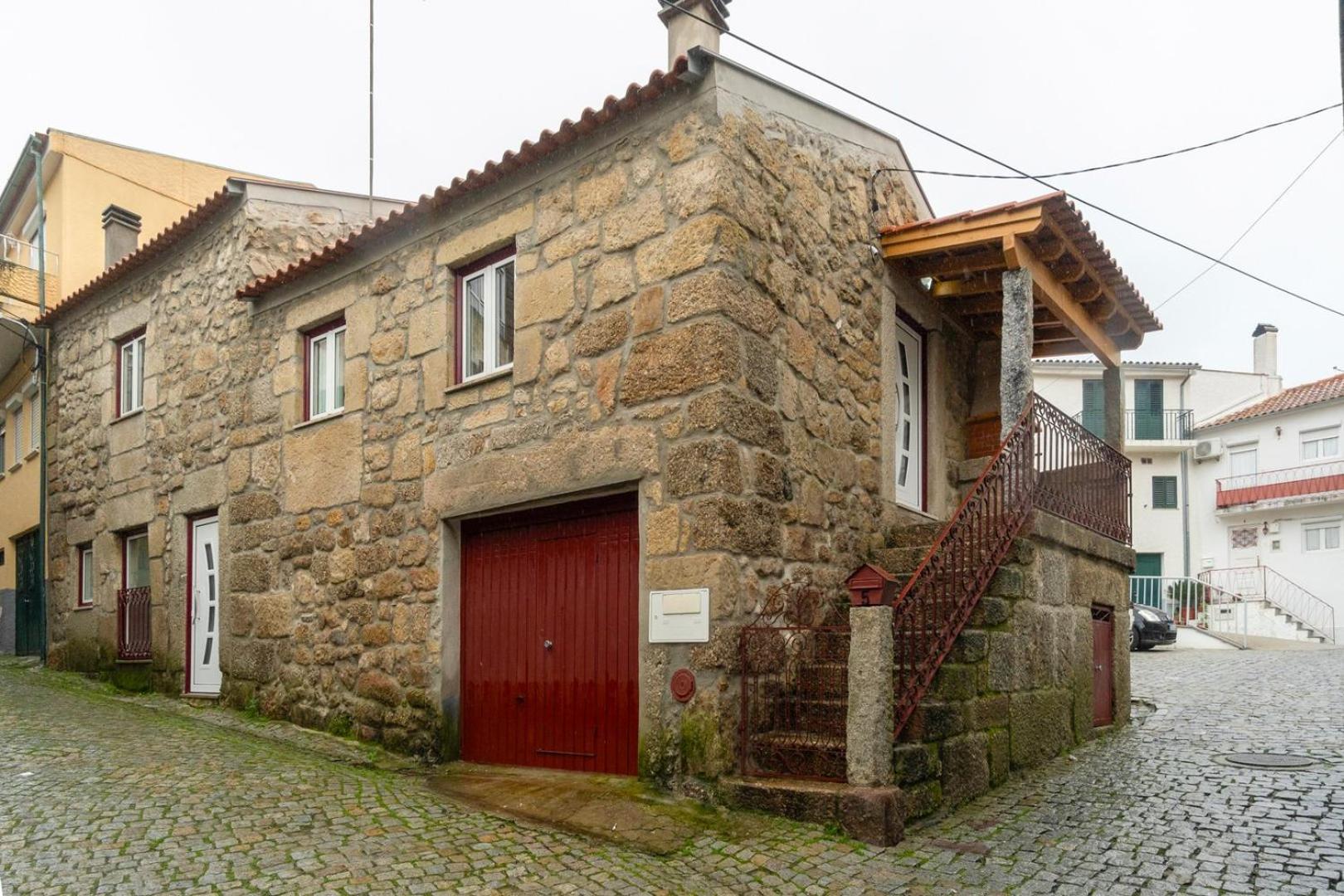 Rustic Getaway In Guarda Guest house