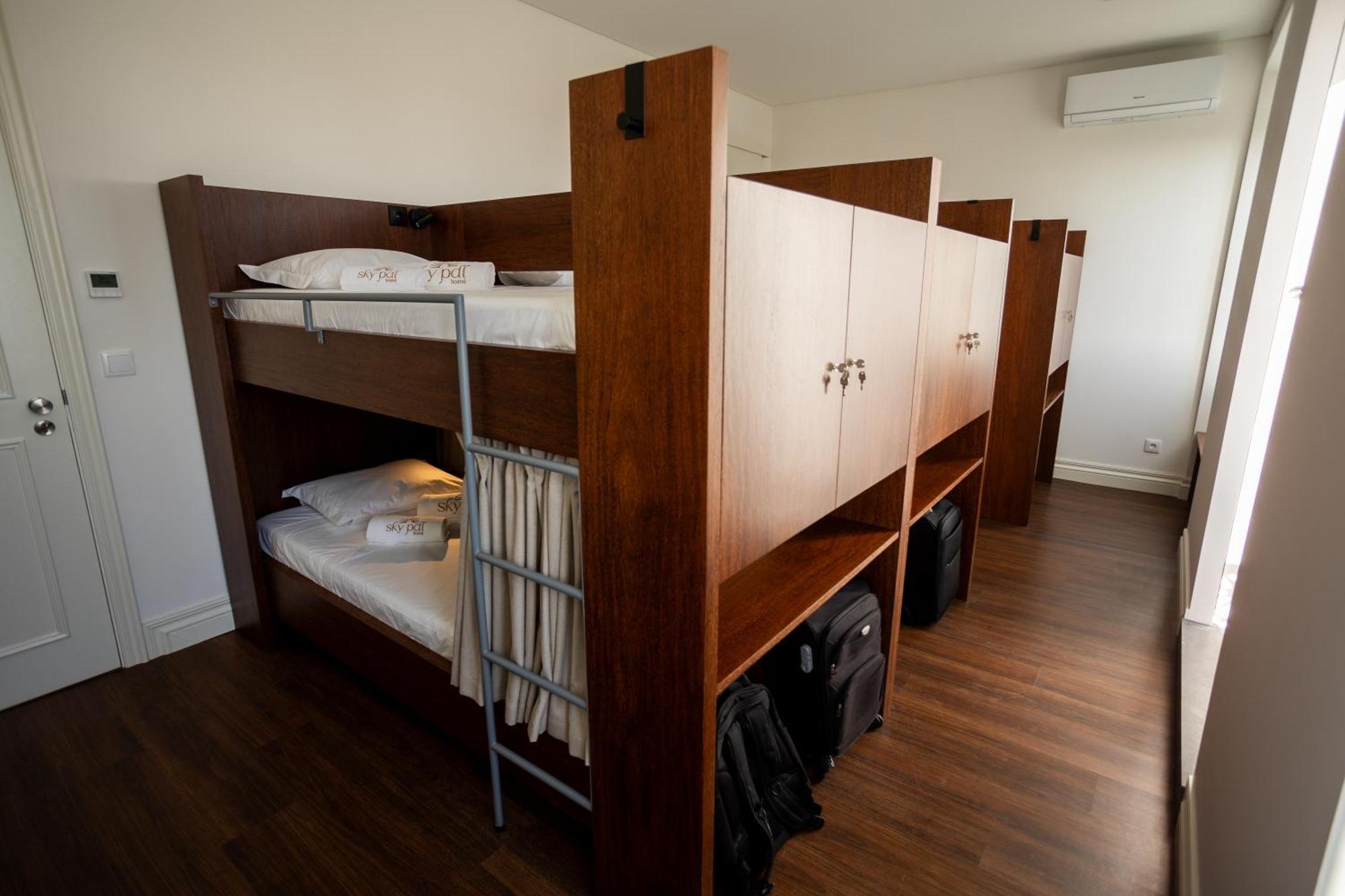 Hostel Sky Pdl *