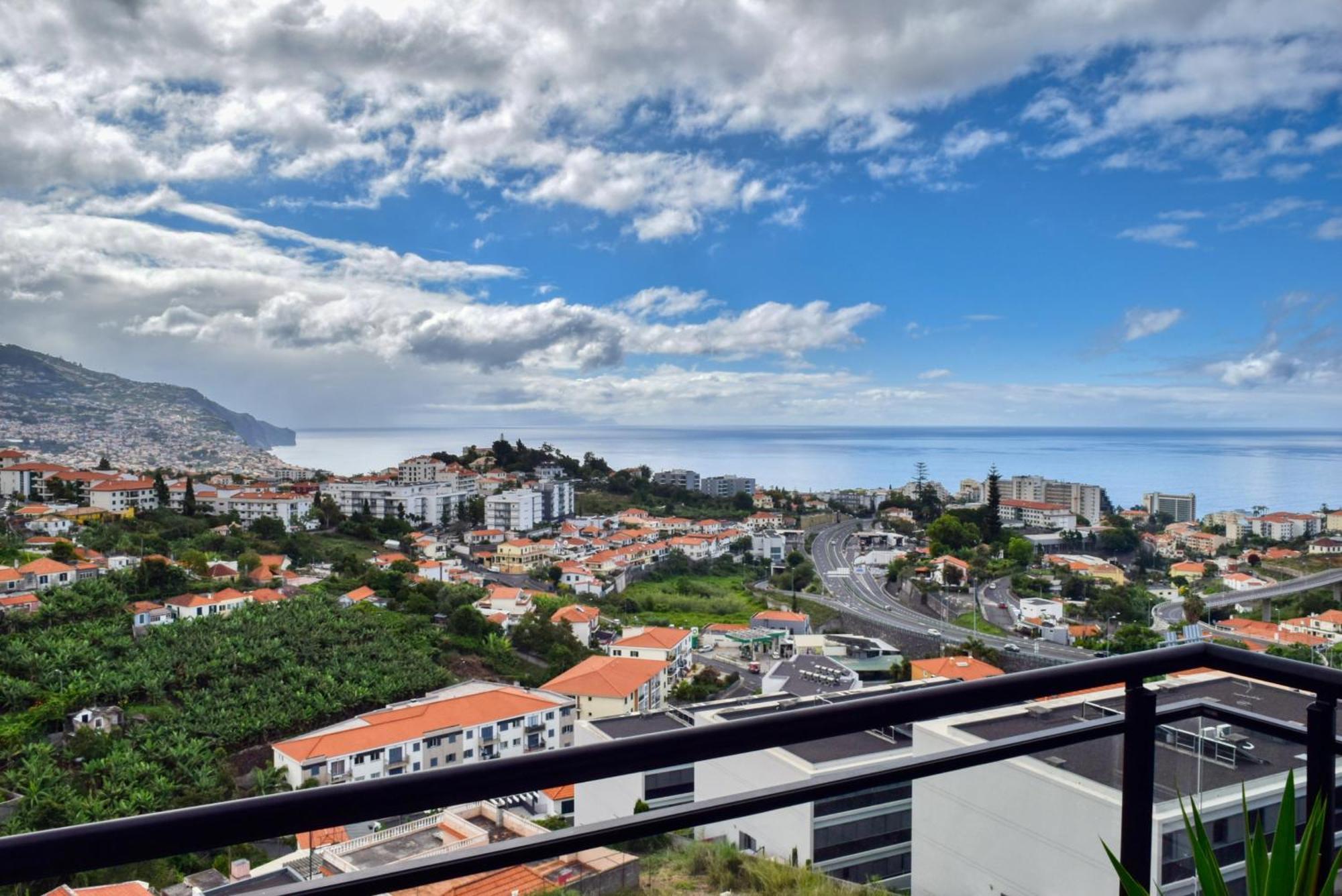 Design Gardens, A In Madeira Apartment