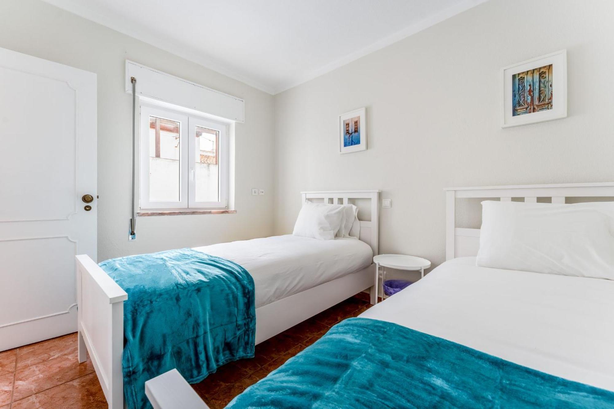 Comfy Flat W/ Rooftop View By Lovelystay Burgau