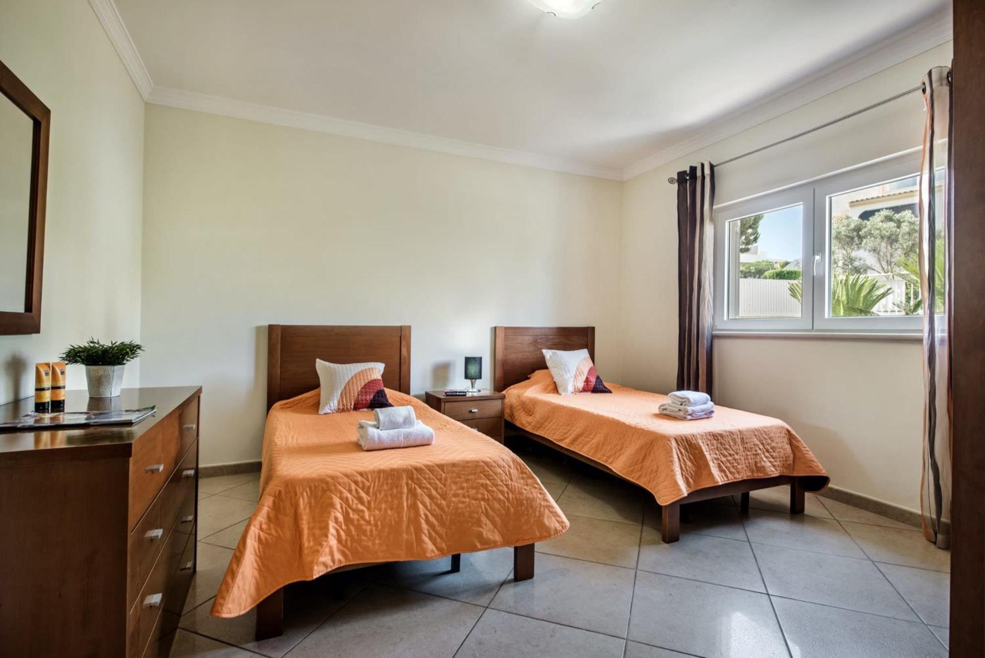 Oliveiras Amazing Location Walk To Marina Restaurants Holiday home *